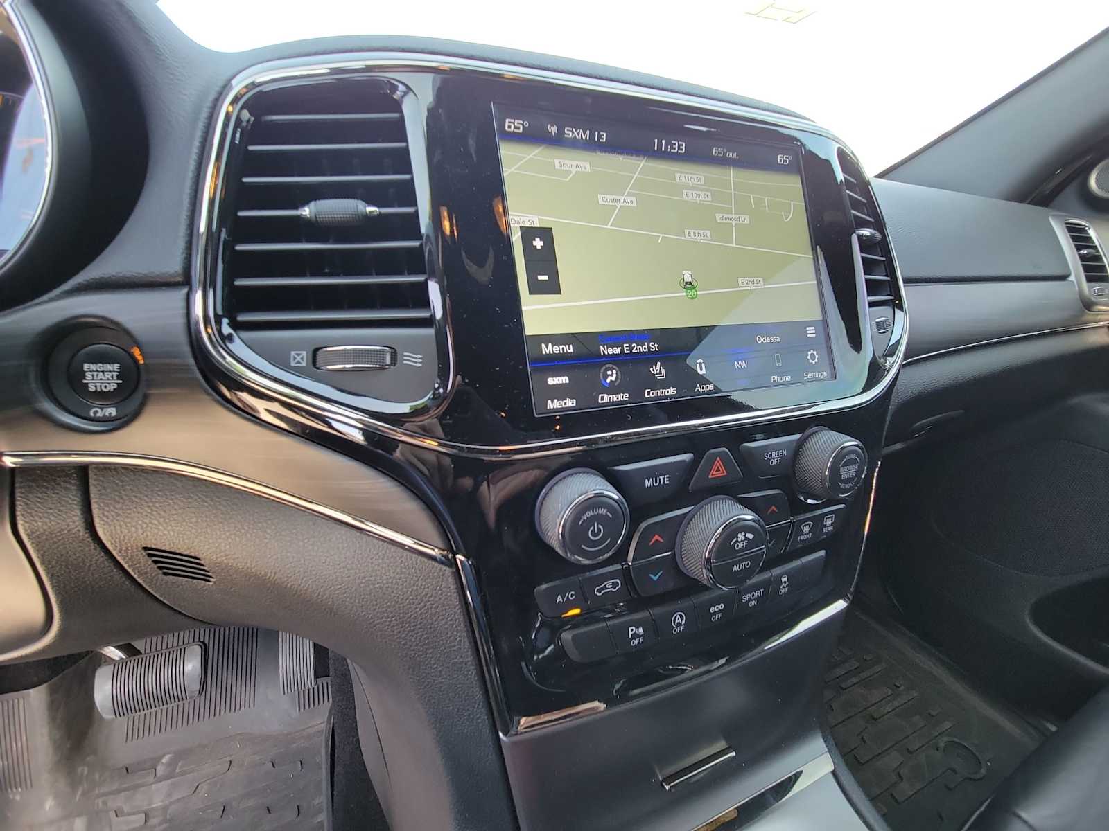 Thumbnail: 2021 Jeep Grand Cherokee - 21