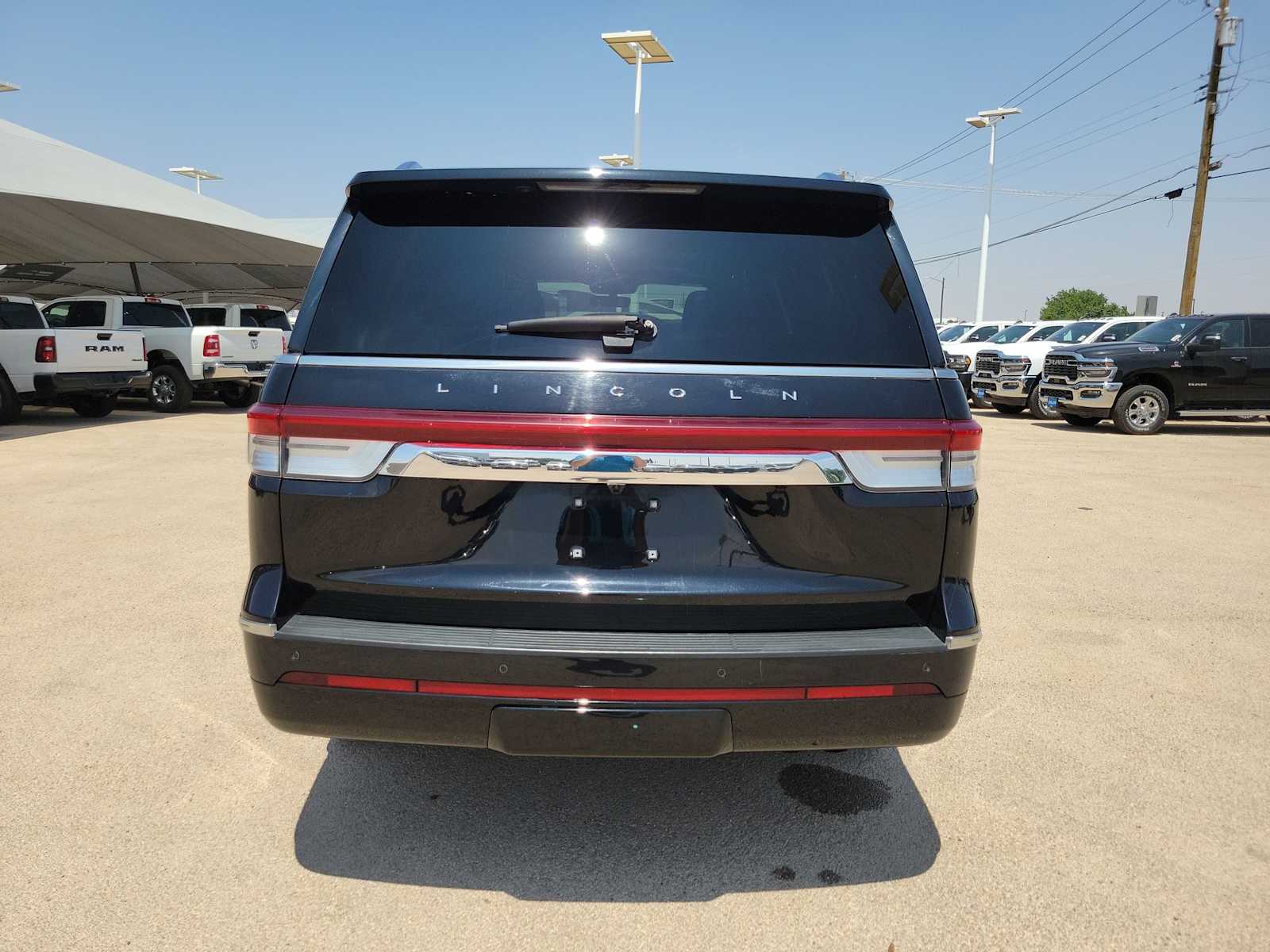 Thumbnail: 2023 Lincoln Navigator L - 5