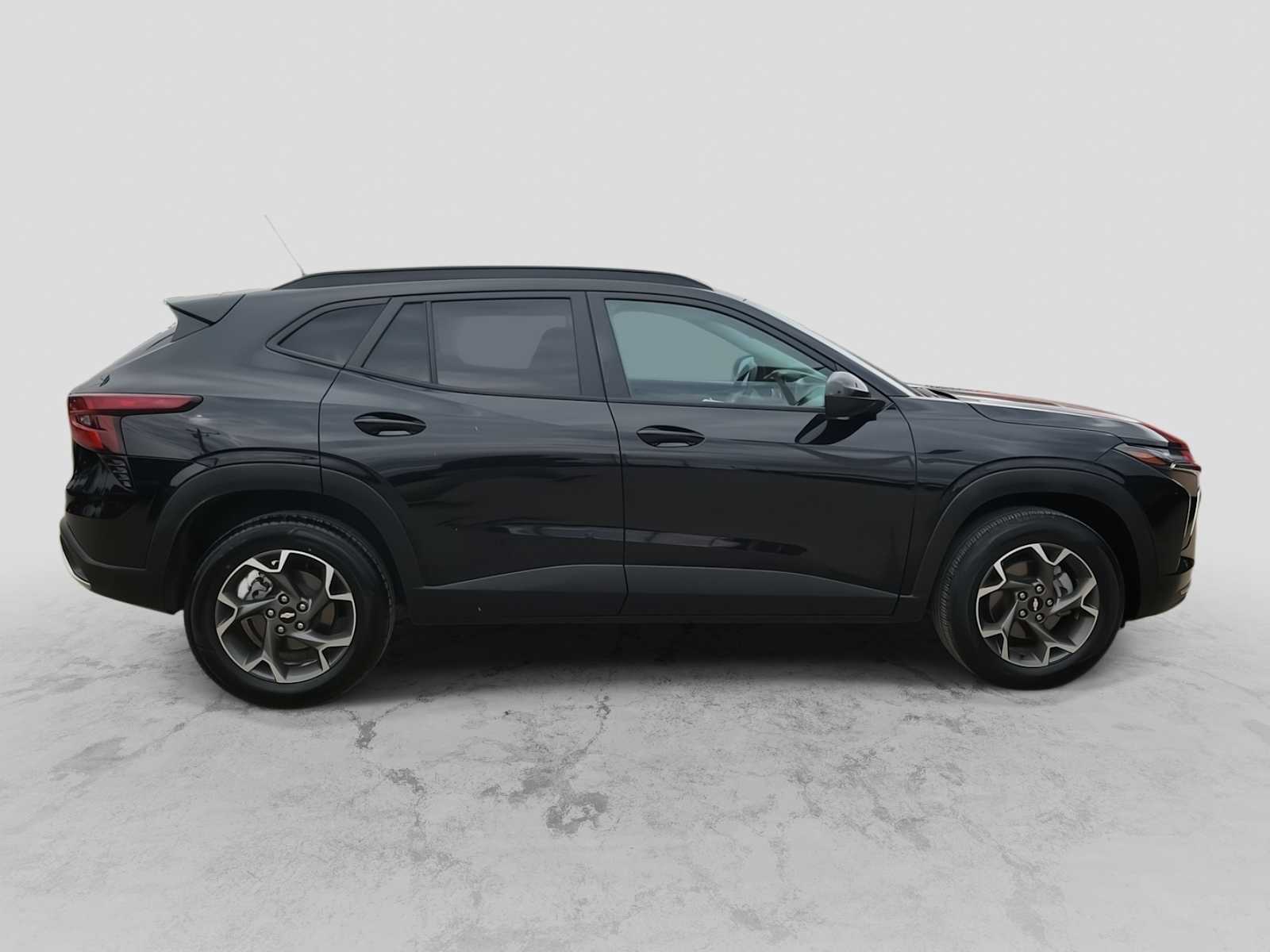 Thumbnail: 2024 Chevrolet Trax - 9