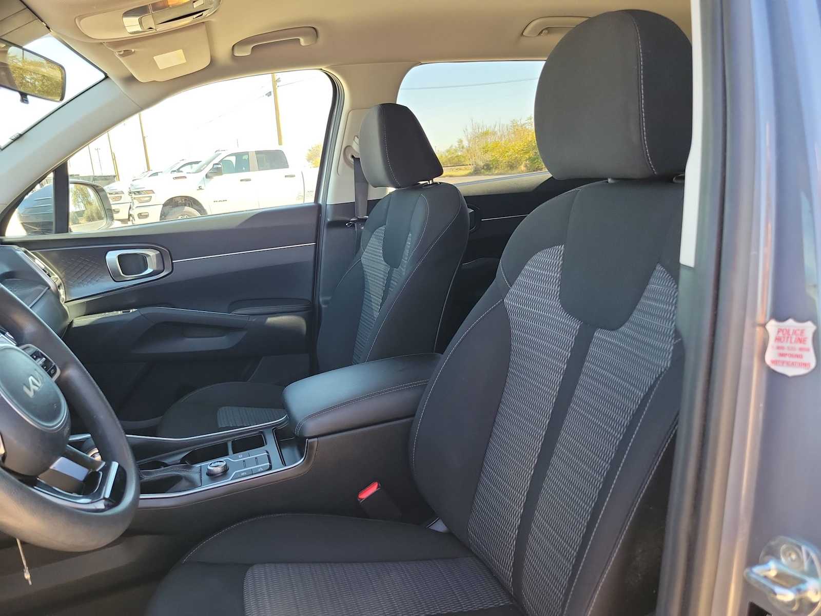 Thumbnail: 2022 Kia Sorento - 11