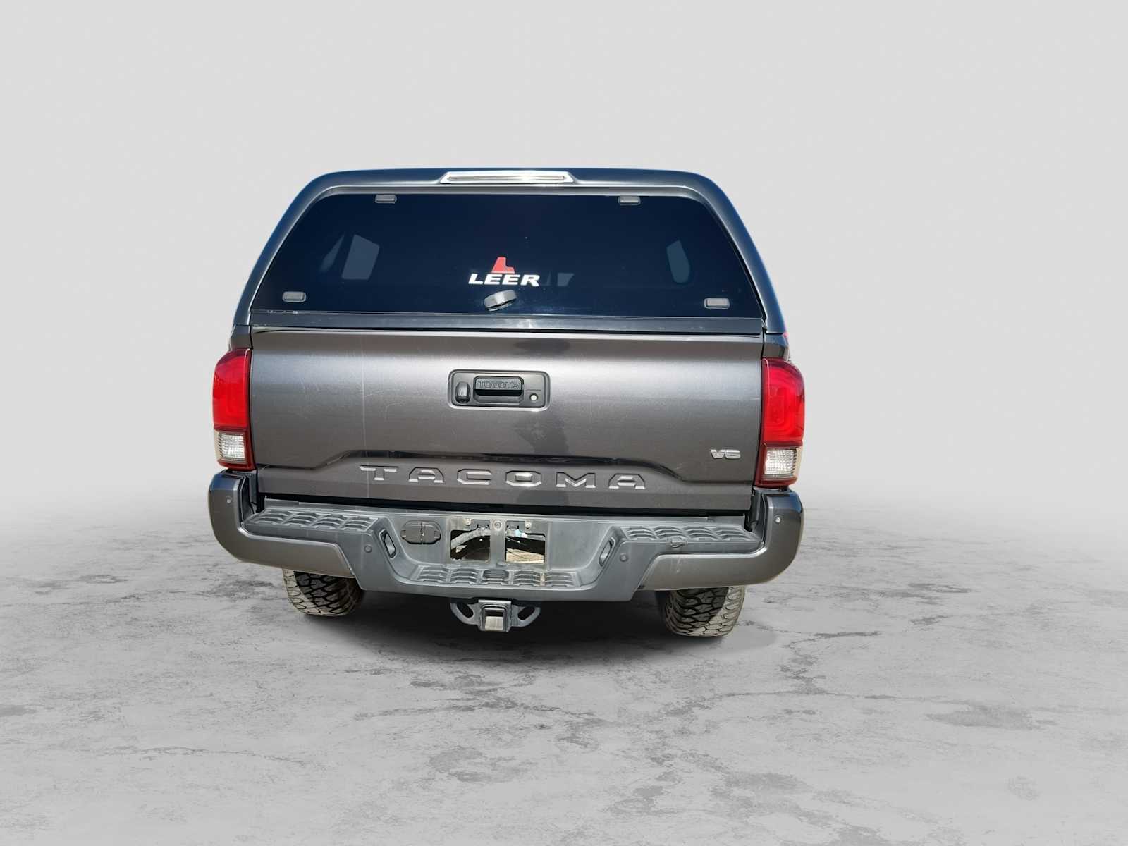 Thumbnail: 2018 Toyota Tacoma - 5