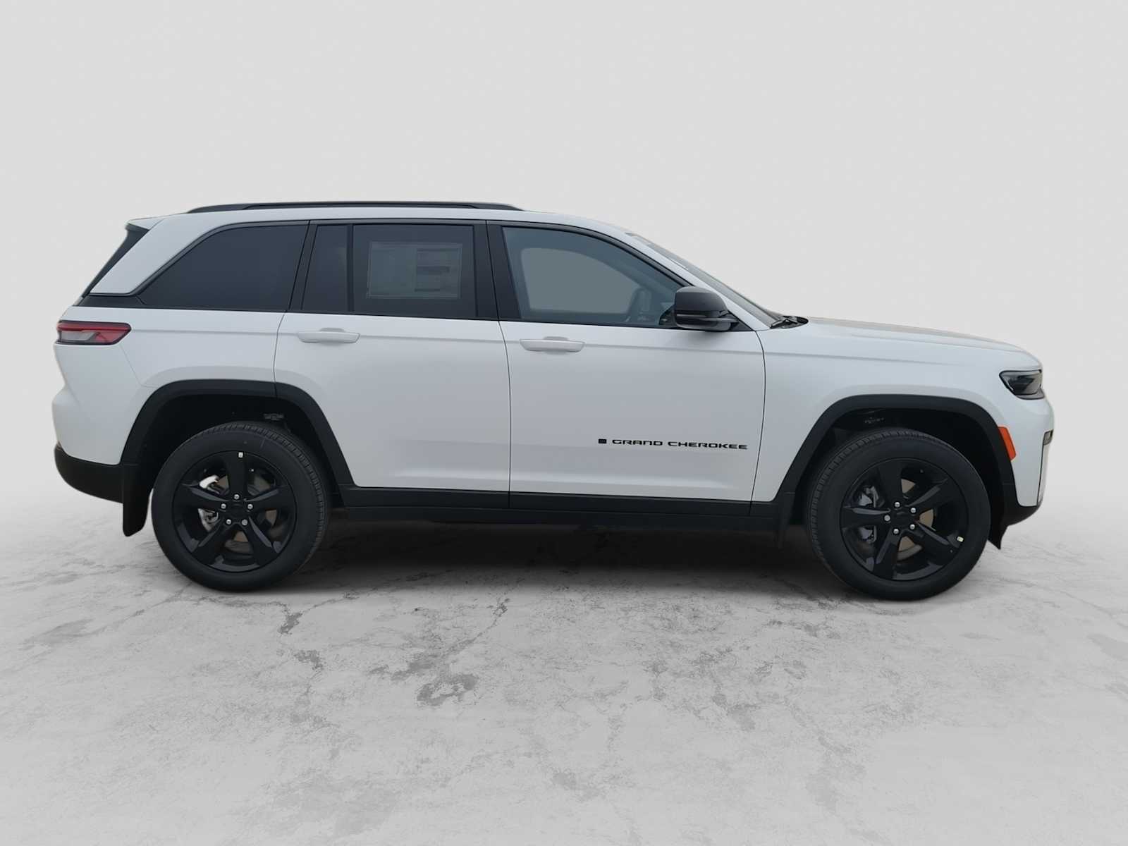 Thumbnail: 2026 Jeep Grand Cherokee - 9
