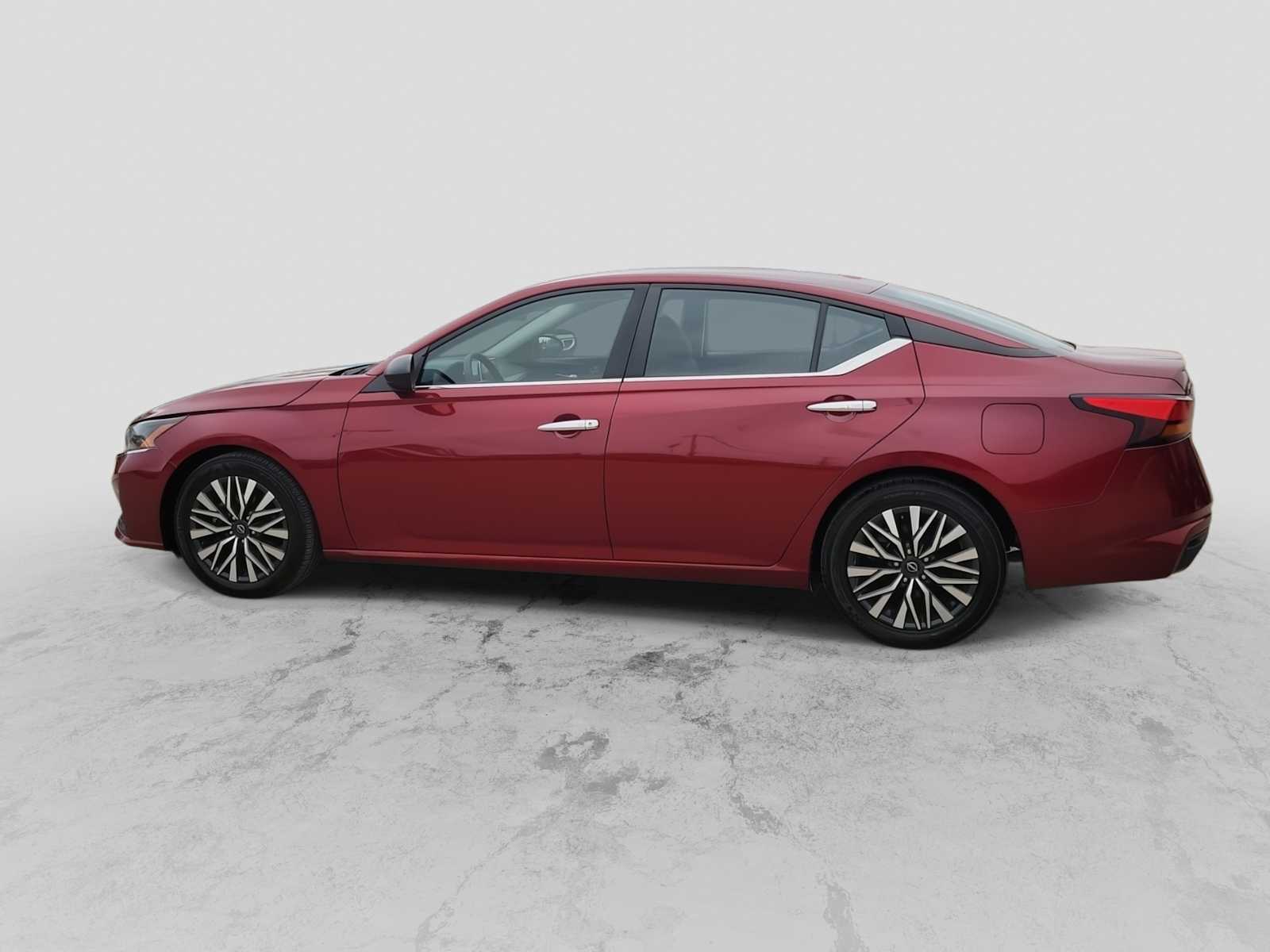 Thumbnail: 2024 Nissan Altima - 5