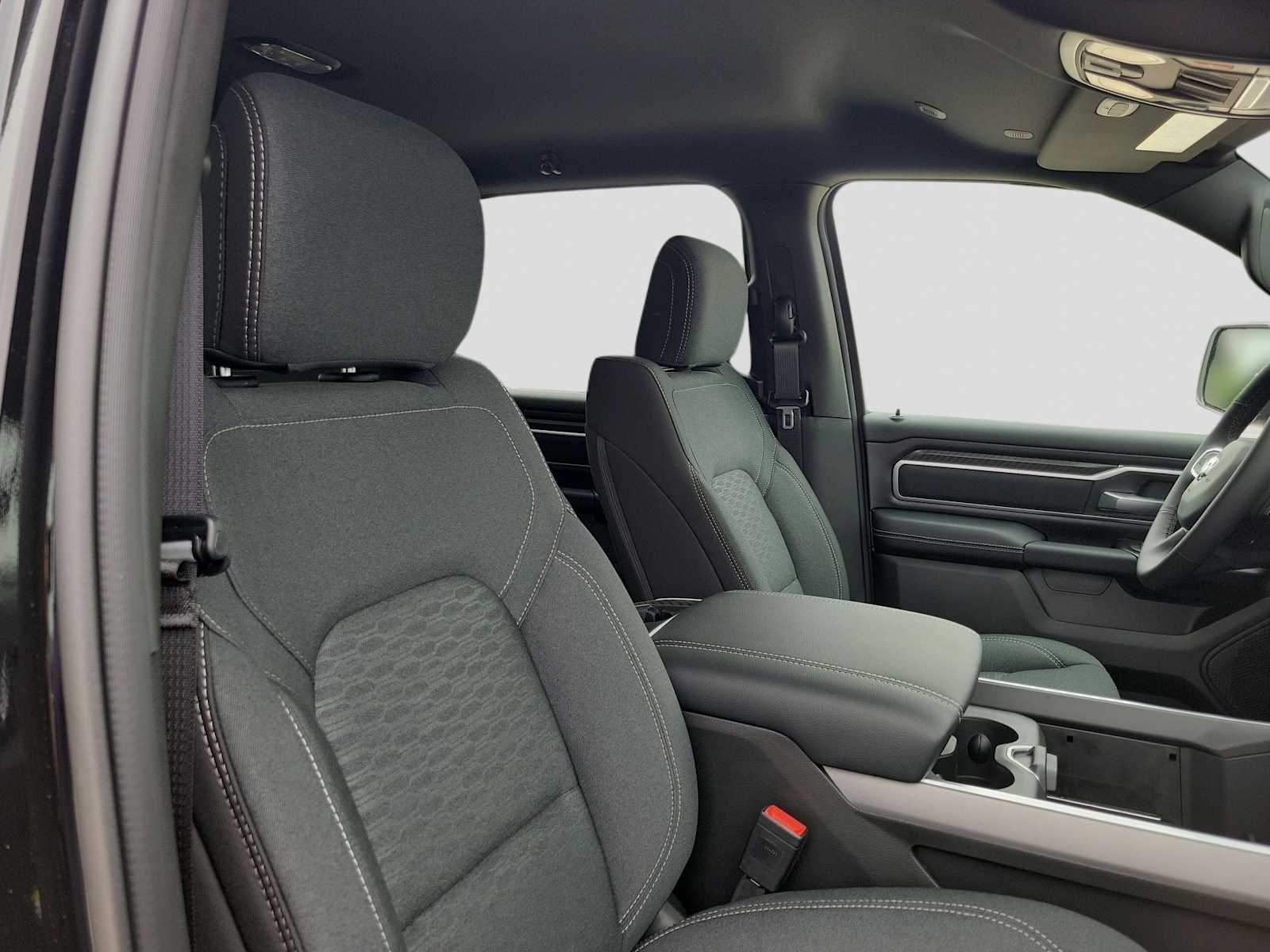 Thumbnail: 2026 RAM 1500 - 18