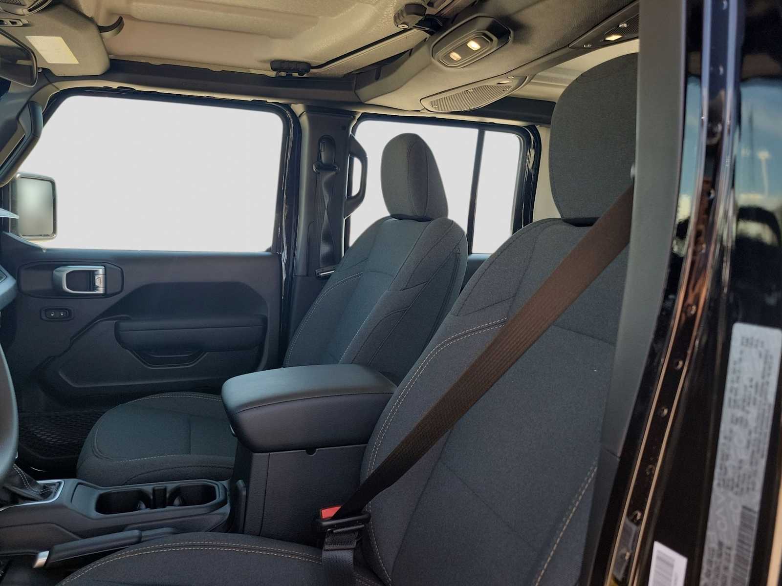 Thumbnail: 2026 Jeep Gladiator - 15