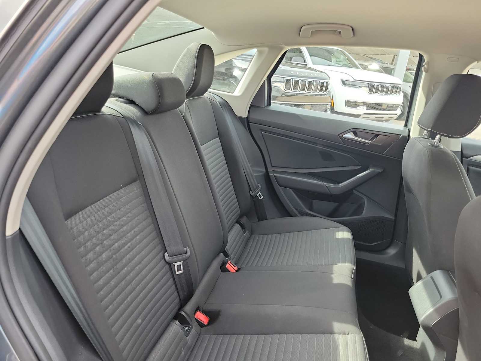 Thumbnail: 2024 Volkswagen Jetta - 9