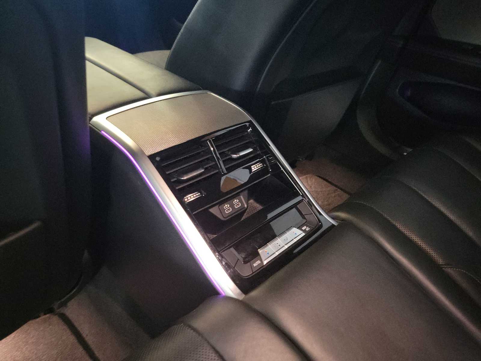 Thumbnail: 2021 BMW 8 Series - 10