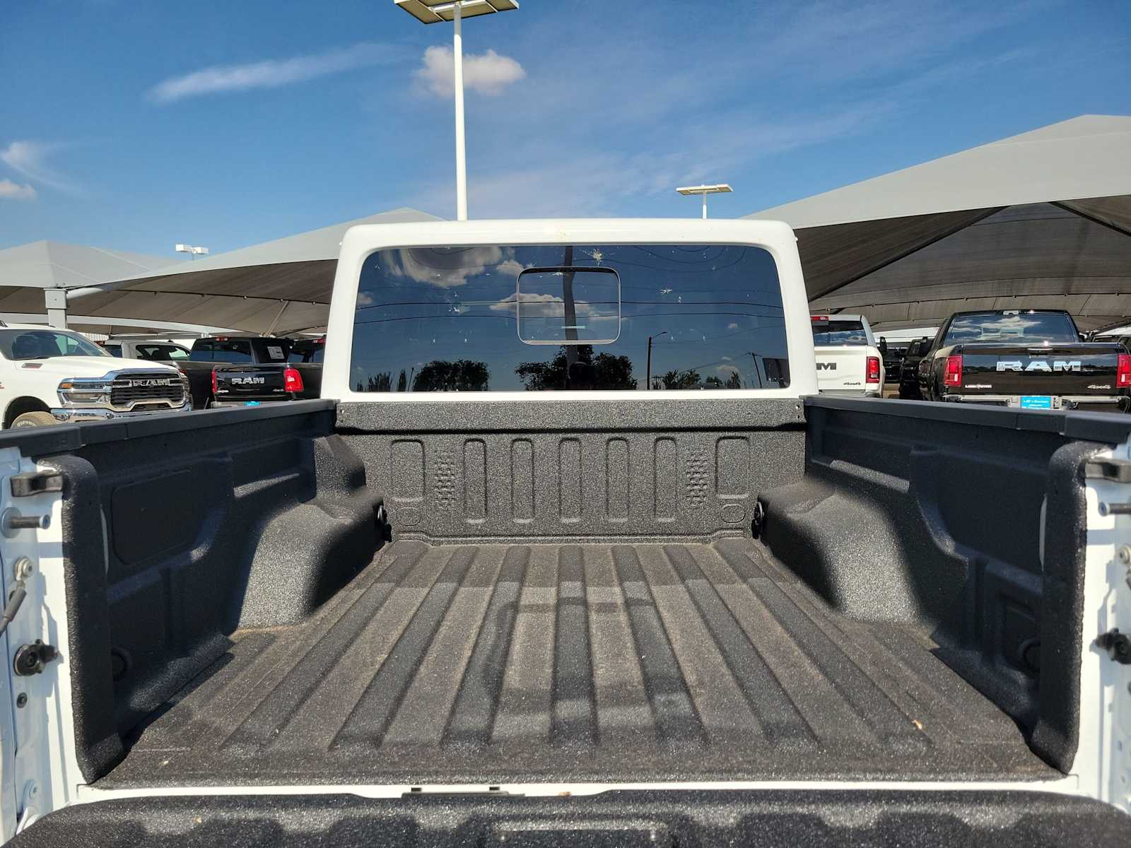 Thumbnail: 2025 Jeep Gladiator - 19