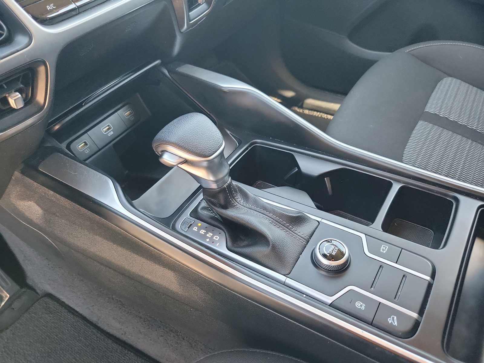 Thumbnail: 2022 Kia Sorento - 17