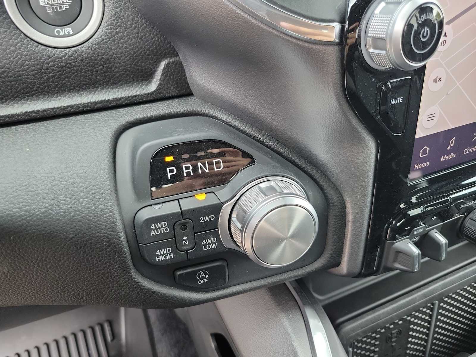 Thumbnail: 2025 RAM 1500 - 17