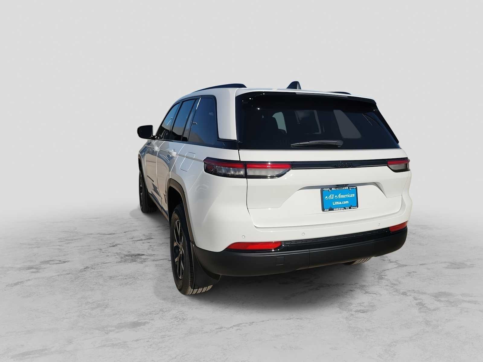 Thumbnail: 2025 Jeep Grand Cherokee - 4