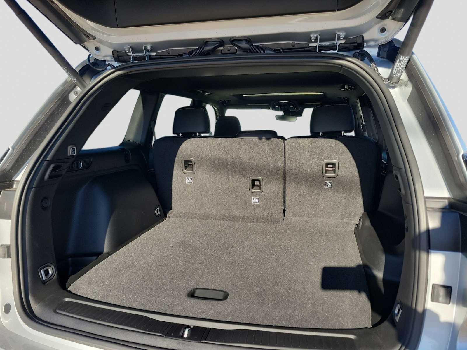 Thumbnail: 2025 Jeep Grand Cherokee - 19