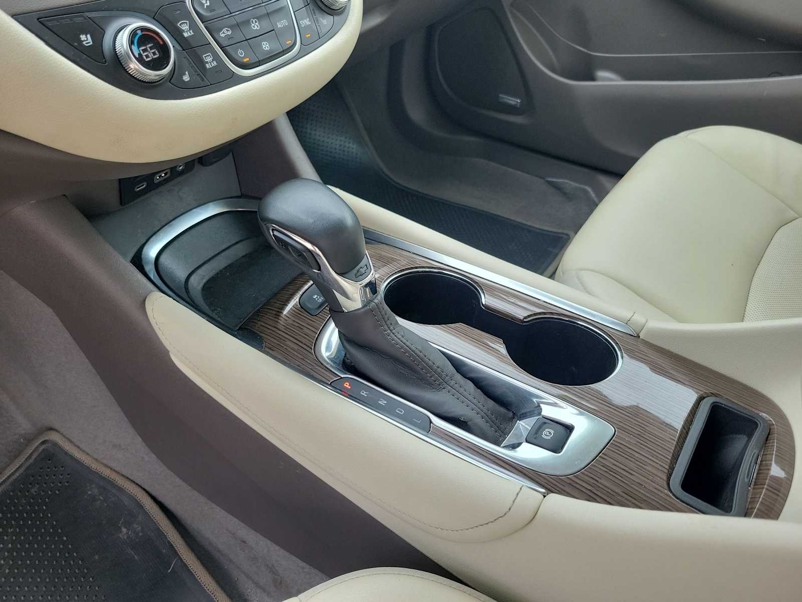 Thumbnail: 2024 Chevrolet Malibu - 17