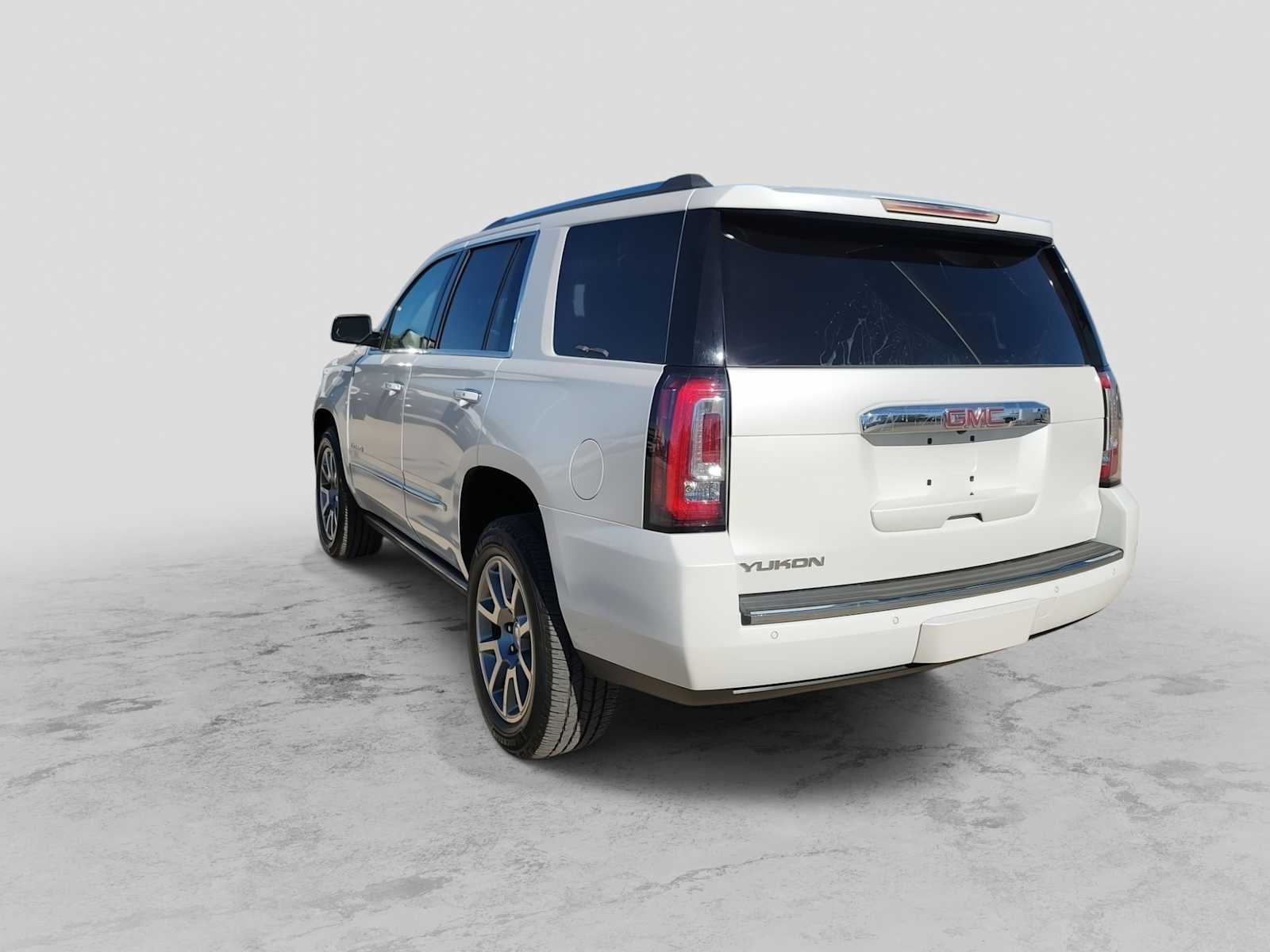 Thumbnail: 2017 GMC Yukon - 4