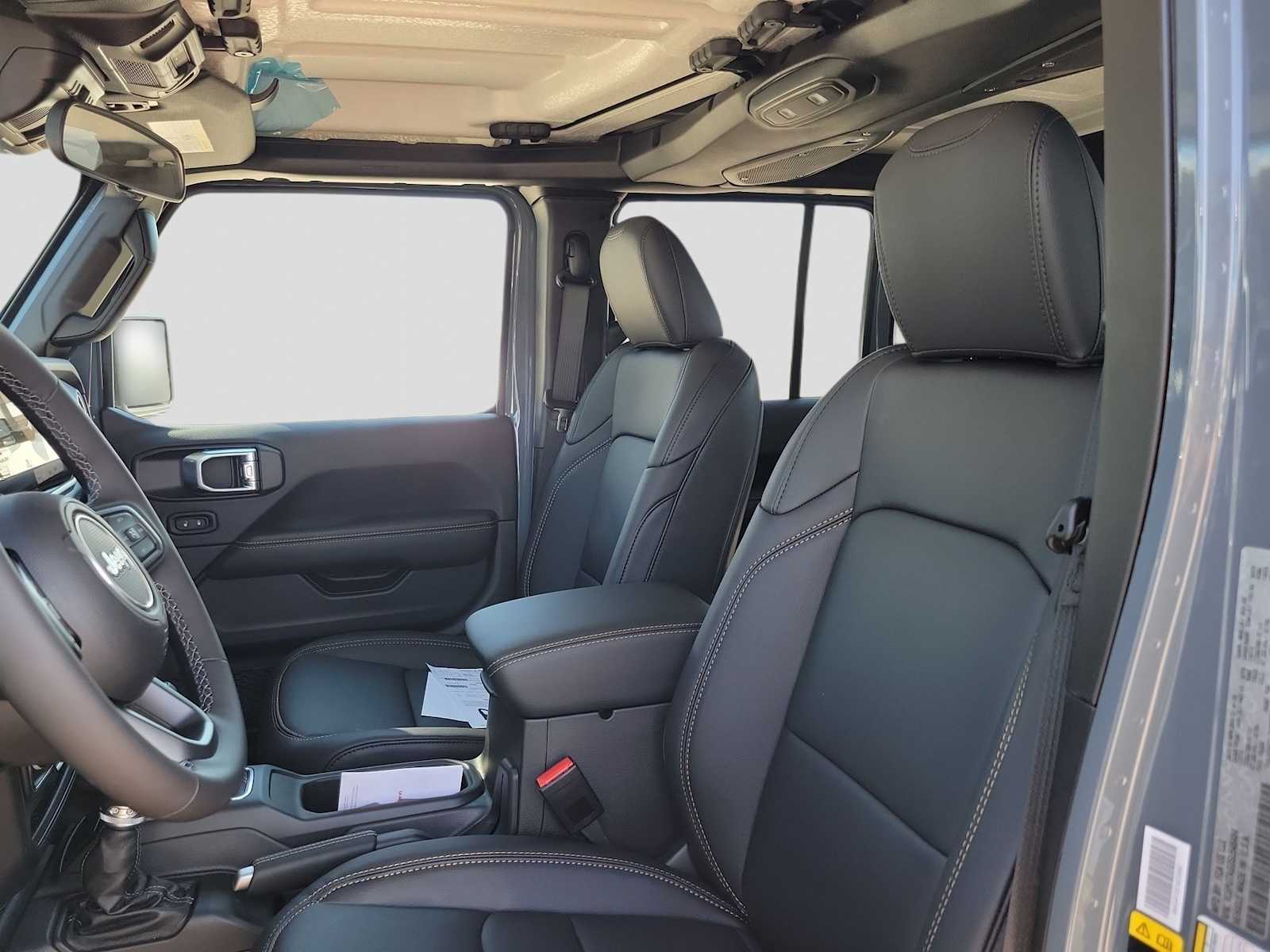 Thumbnail: 2025 Jeep Gladiator - 11