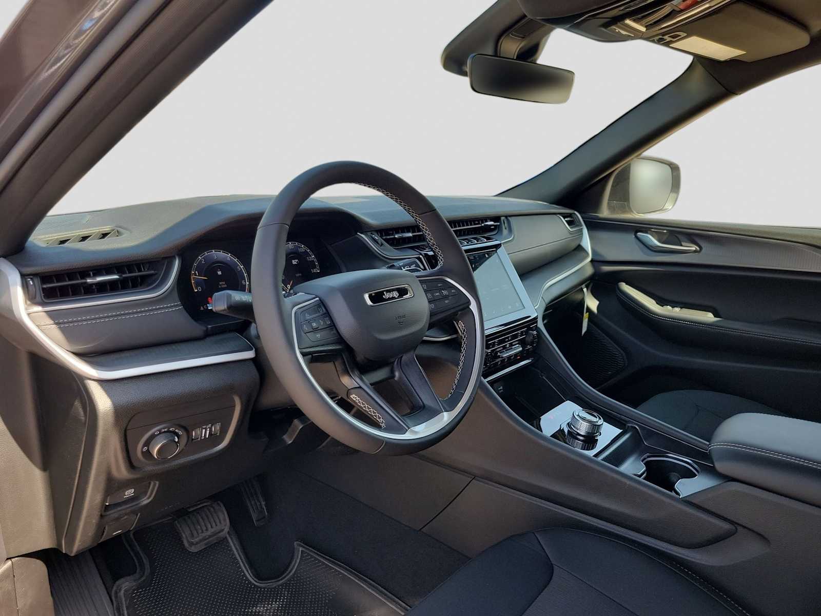 Thumbnail: 2026 Jeep Grand Cherokee - 10