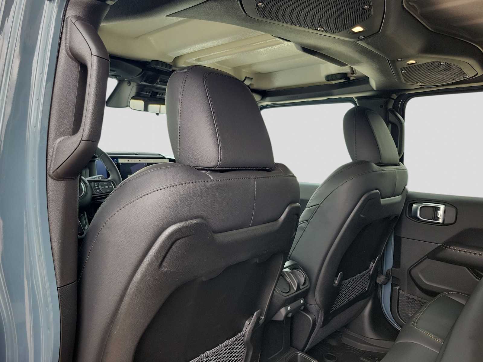 Thumbnail: 2026 Jeep Gladiator - 16