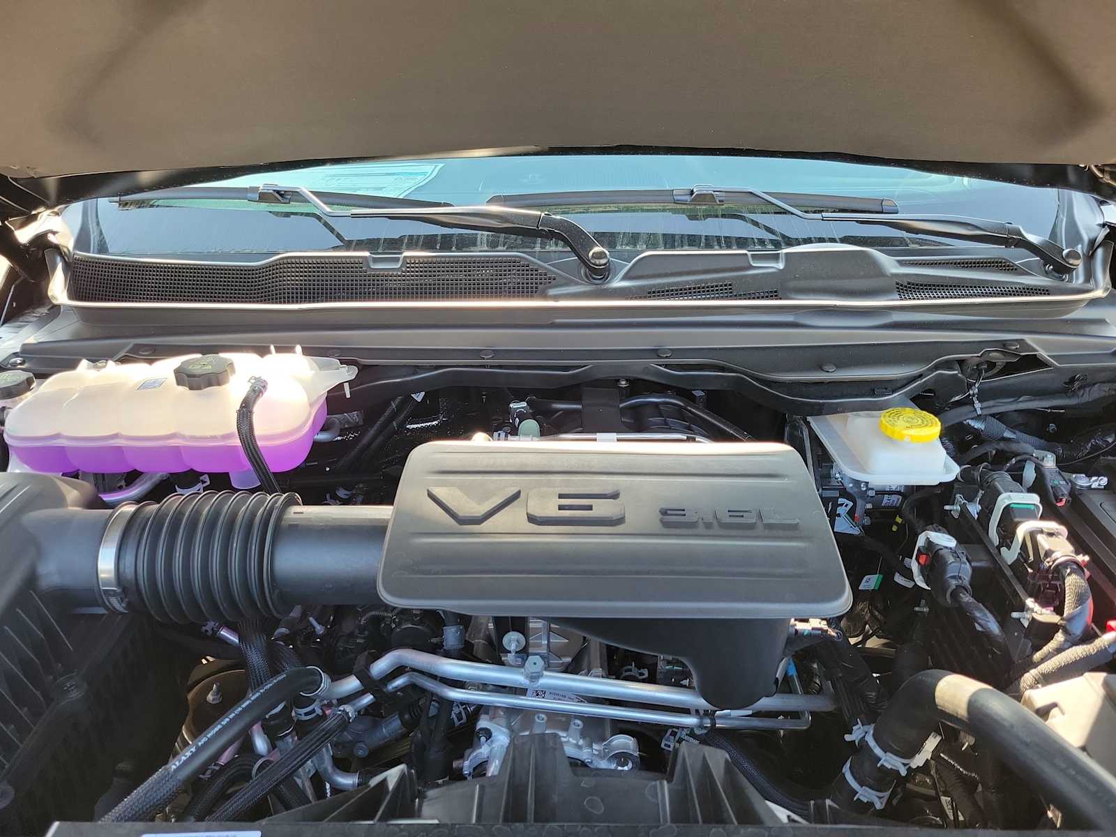 Thumbnail: 2025 RAM 1500 - 9