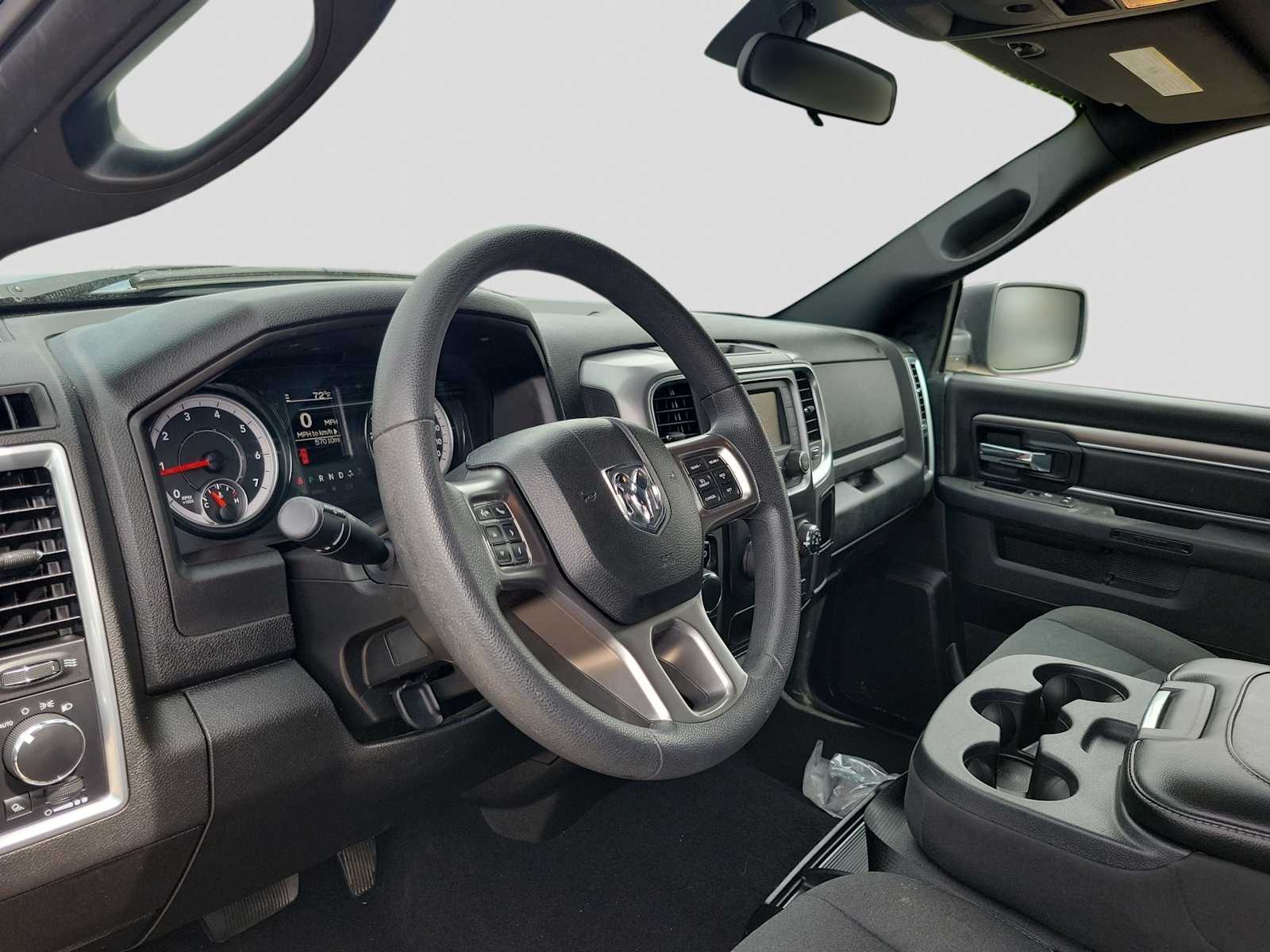 Thumbnail: 2024 RAM 1500 Classic - 10