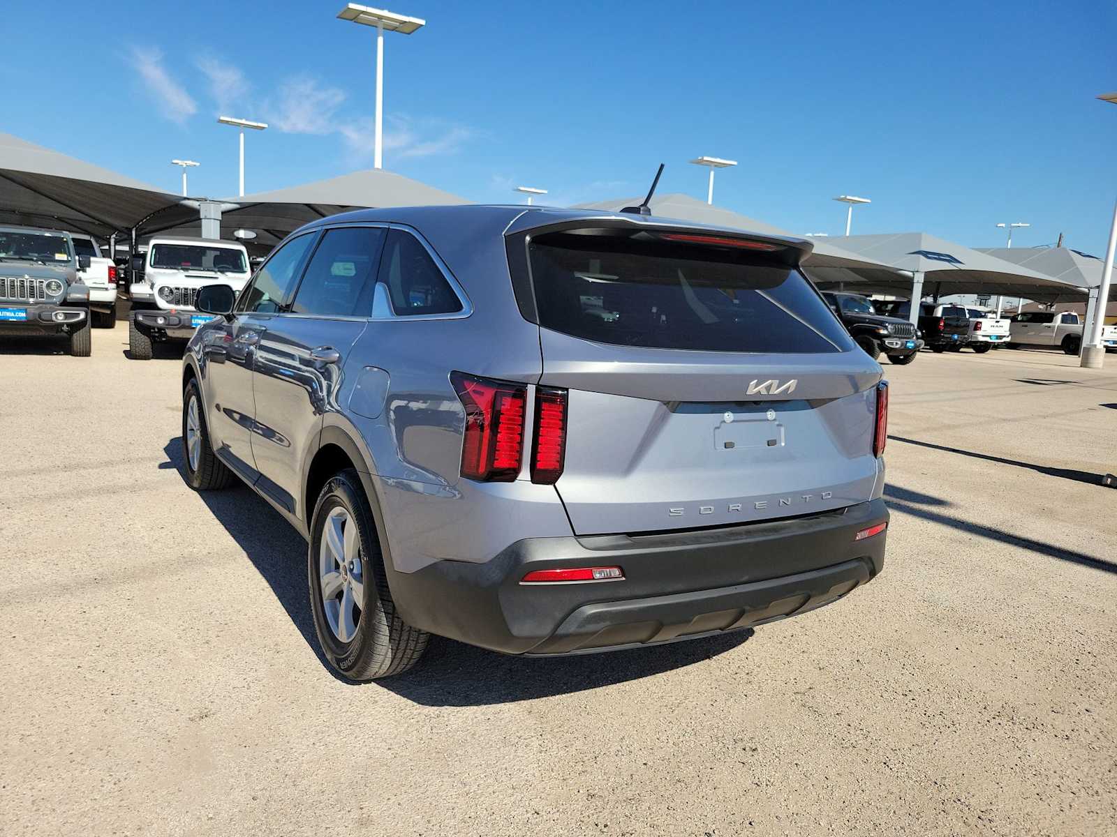 Thumbnail: 2022 Kia Sorento - 4