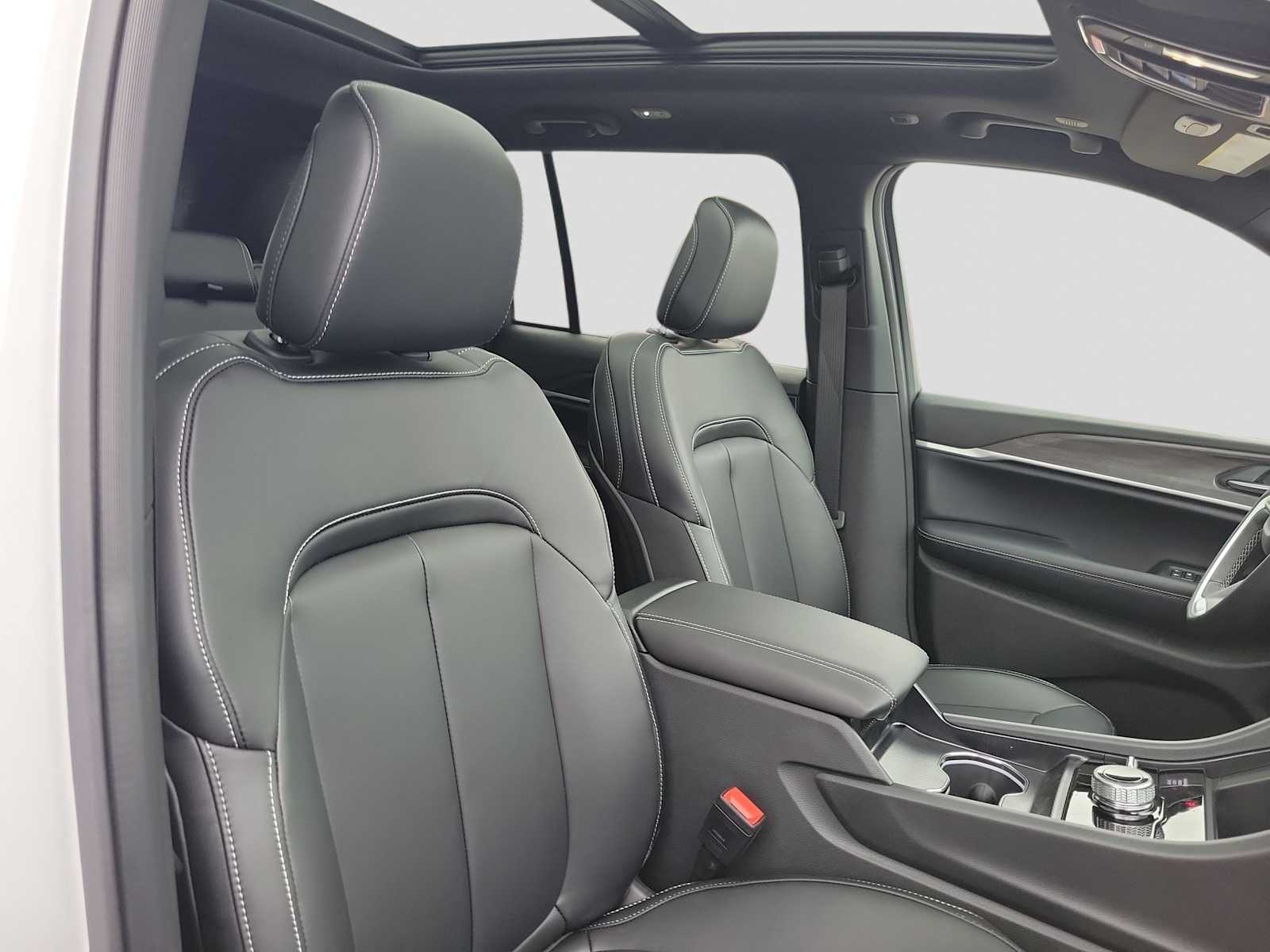 Thumbnail: 2026 Jeep Grand Cherokee - 18