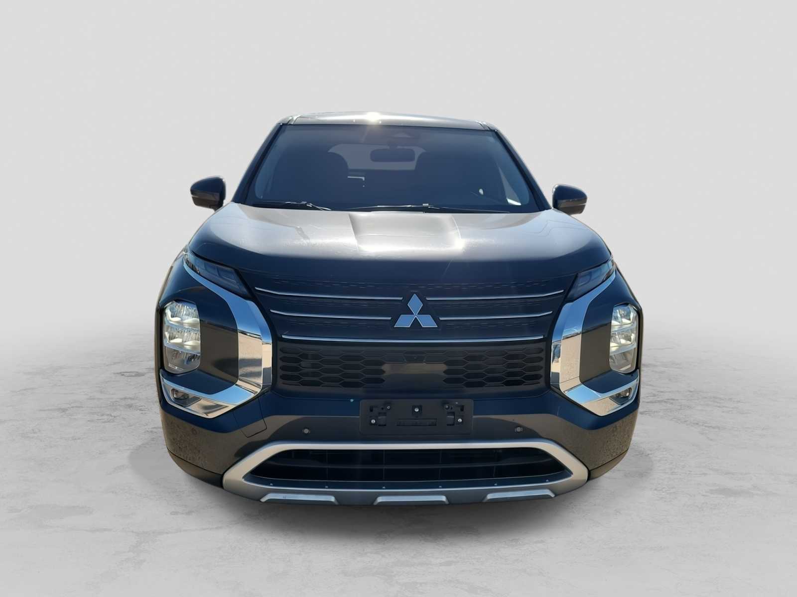 Thumbnail: 2024 Mitsubishi Outlander - 6