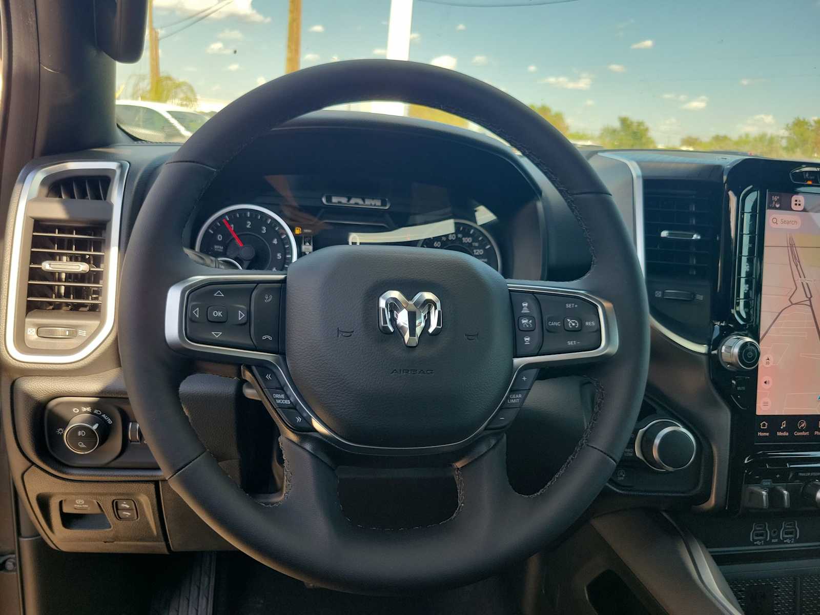 Thumbnail: 2025 RAM 1500 - 15