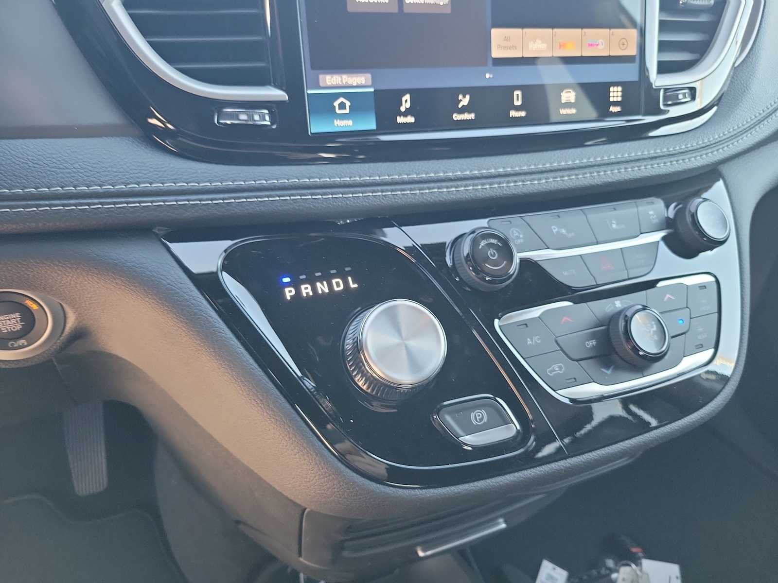 Thumbnail: 2026 Chrysler Pacifica - 17