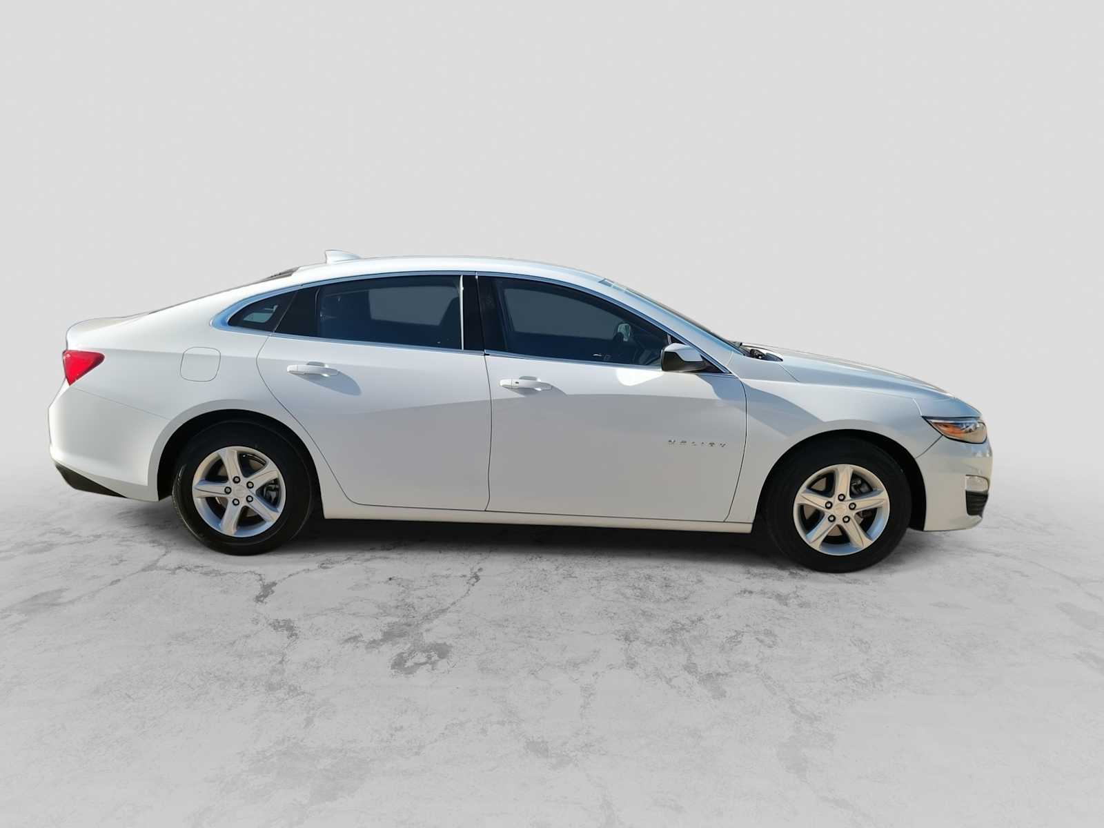Thumbnail: 2023 Chevrolet Malibu - 9