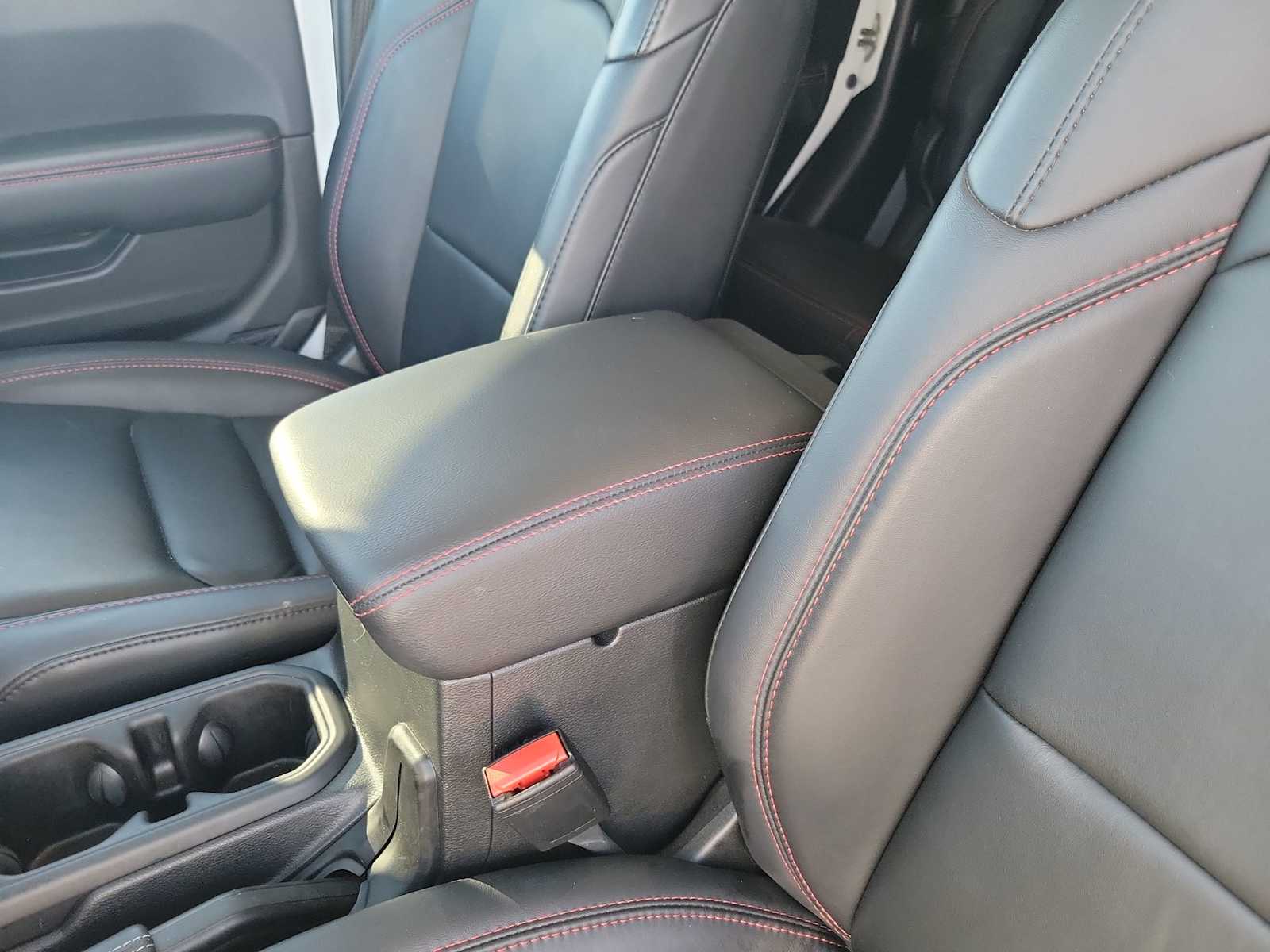 Thumbnail: 2024 Jeep Gladiator - 16