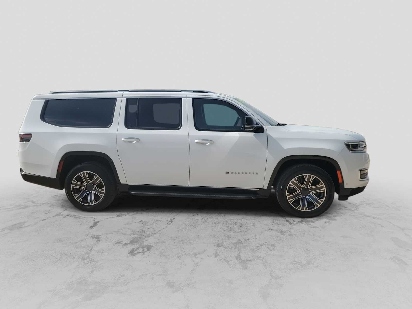 Thumbnail: 2024 Jeep Wagoneer - 9