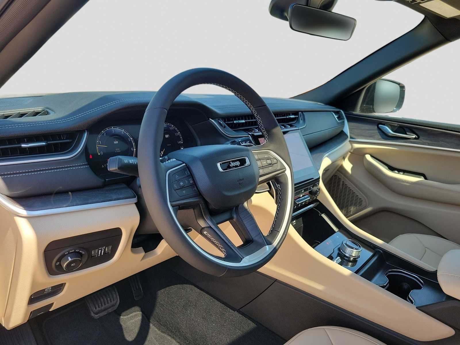 Thumbnail: 2025 Jeep Grand Cherokee - 2