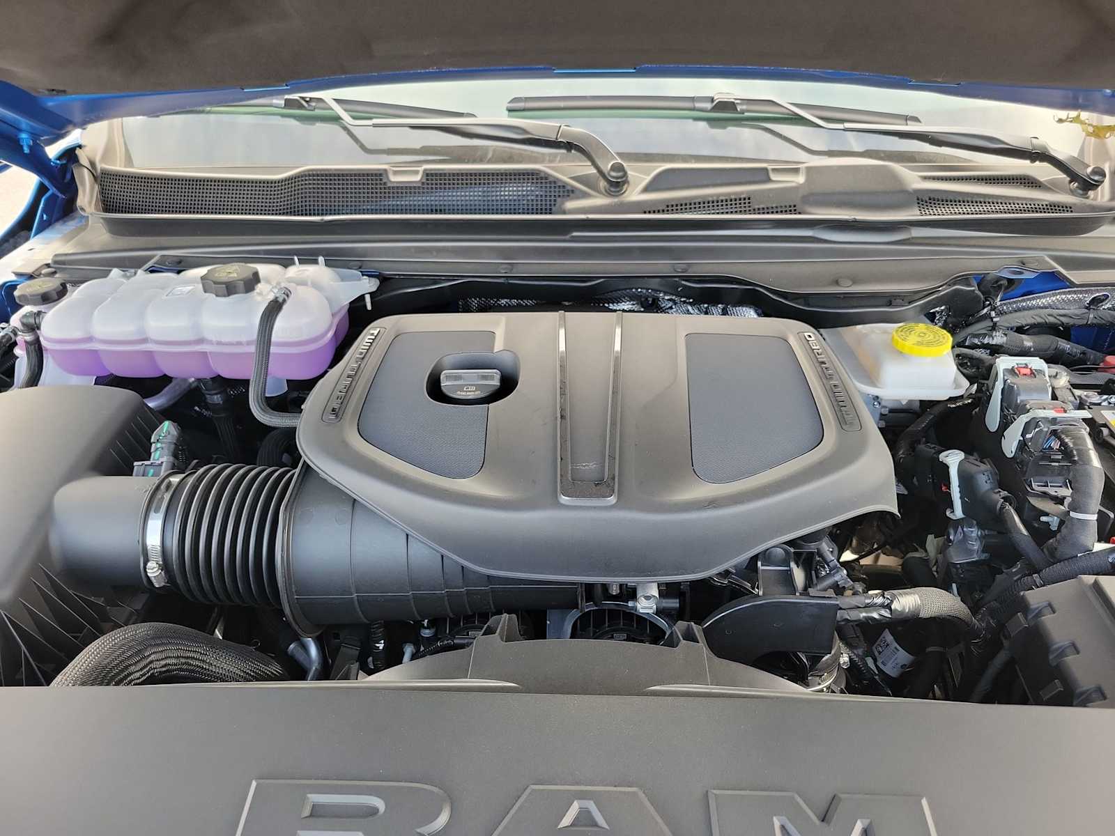 Thumbnail: 2025 RAM 1500 - 9