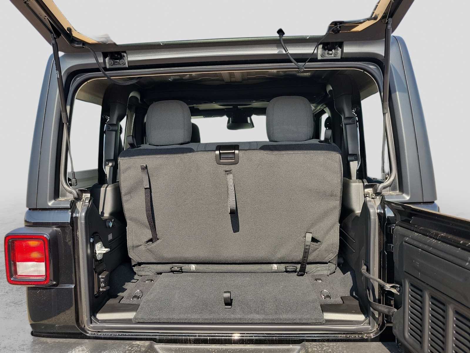 Thumbnail: 2026 Jeep Wrangler - 23