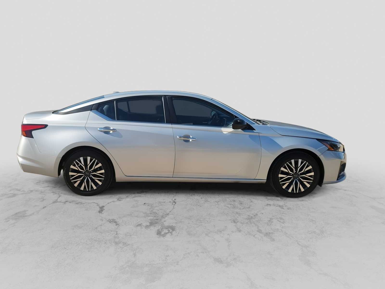 Thumbnail: 2024 Nissan Altima - 9