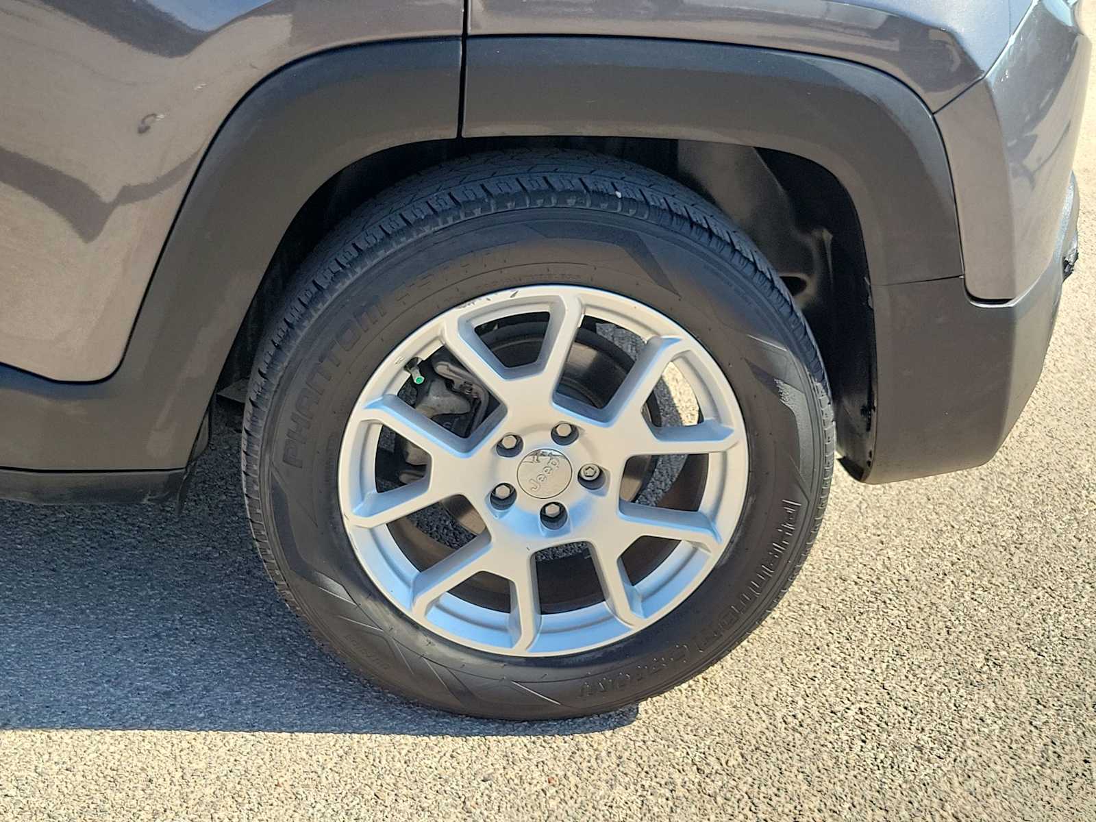 Thumbnail: 2019 Jeep Renegade - 8