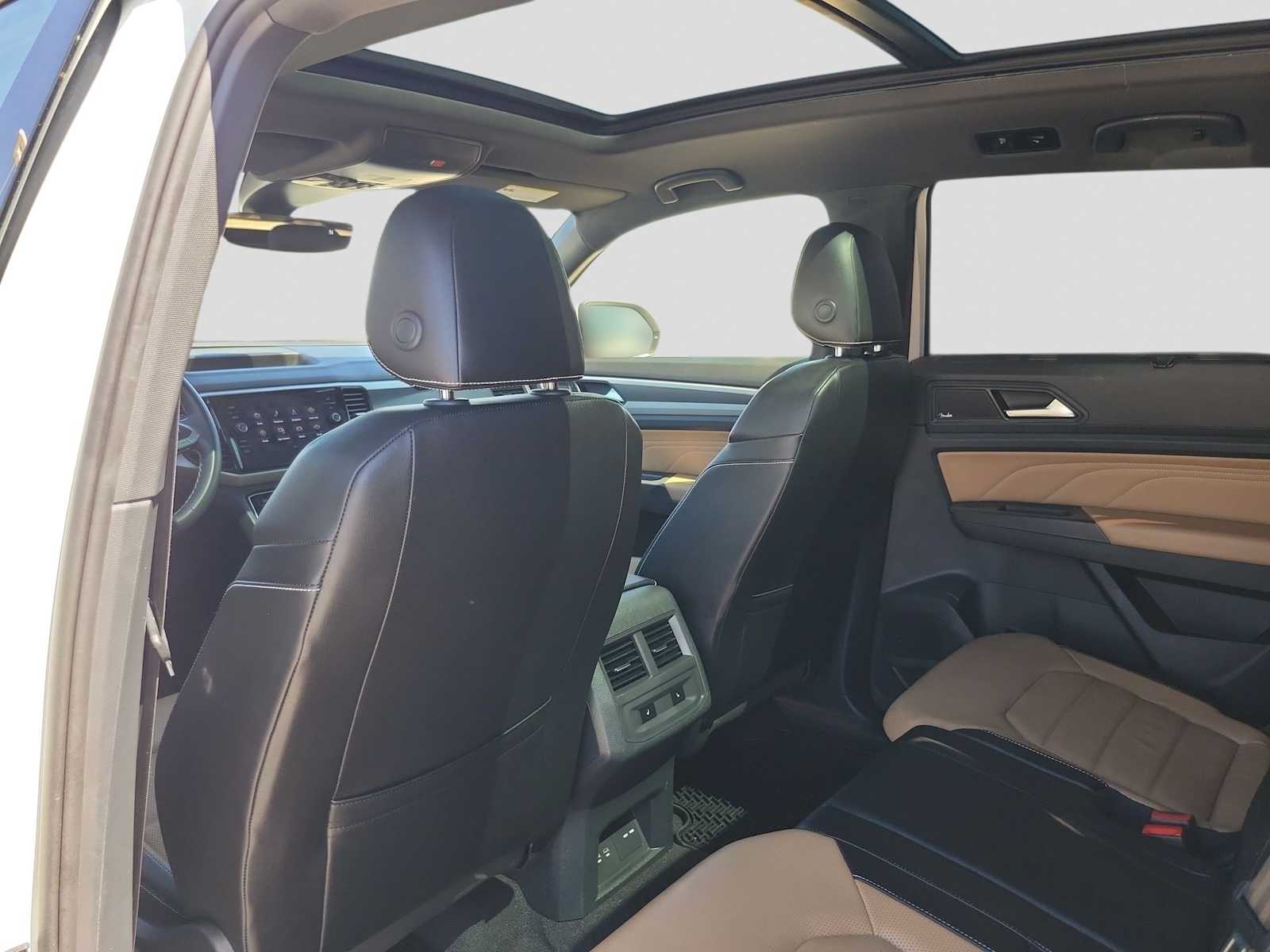 Thumbnail: 2021 Volkswagen Atlas - 8