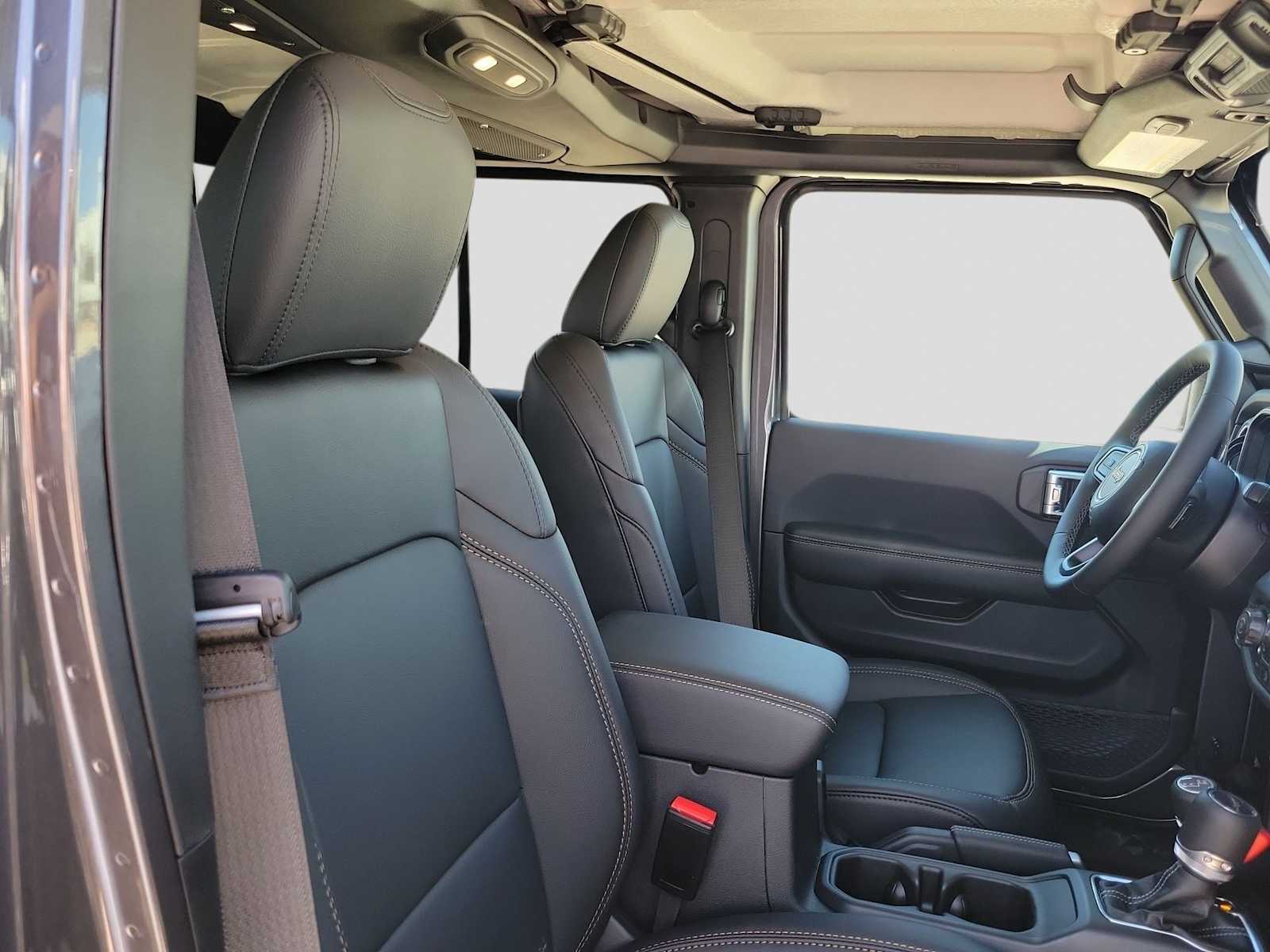 Thumbnail: 2026 Jeep Gladiator - 18