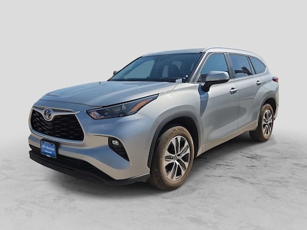 2023 Toyota Highlander Hybrid XLE SUV