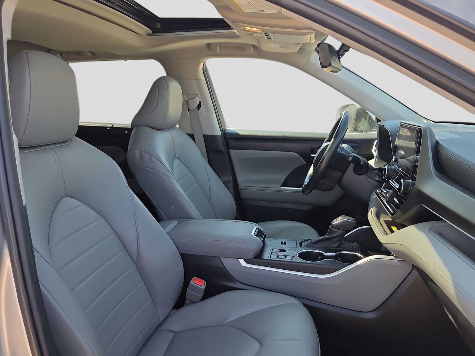 2023 Toyota Highlander XLE - Photo 18