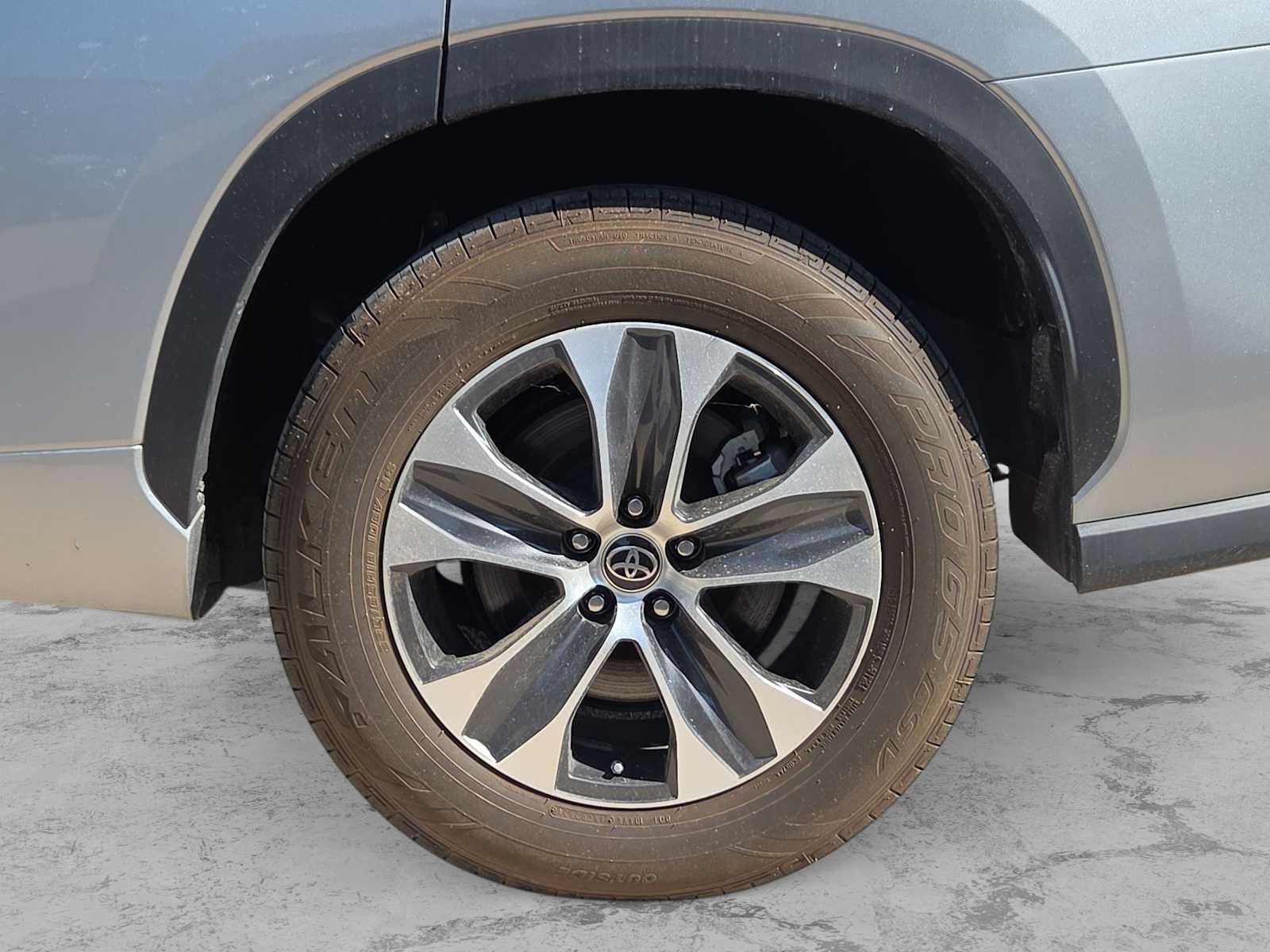 2023 Toyota Highlander XLE - Photo 12