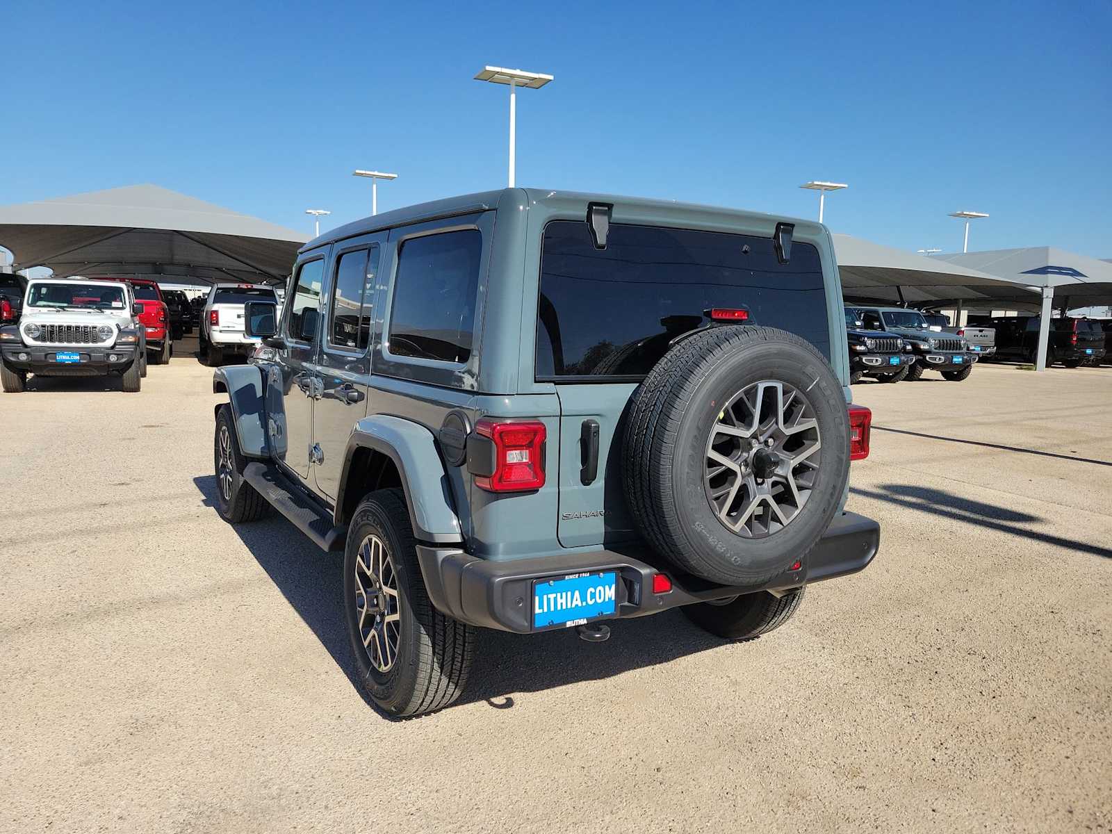 2026 Jeep Wrangler 4-Door Sahara - Photo 12