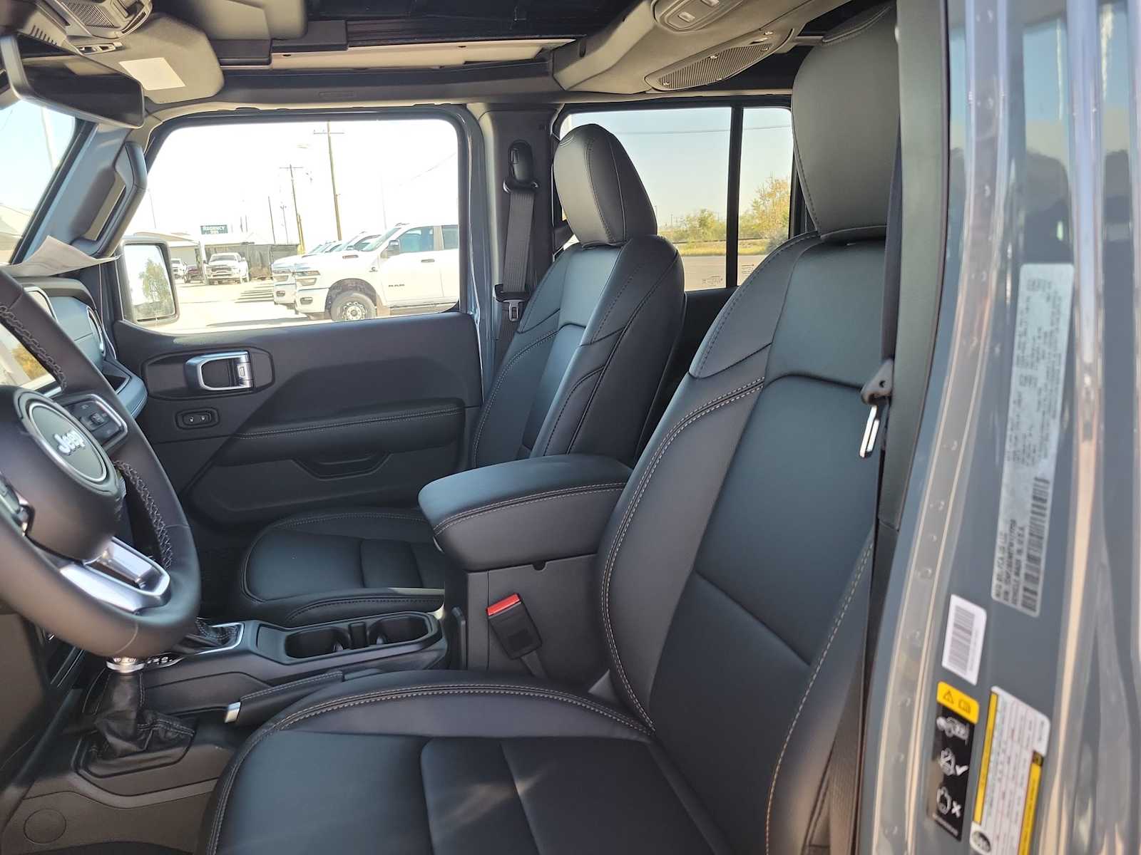 2026 Jeep Wrangler 4-Door Sahara - Photo 19