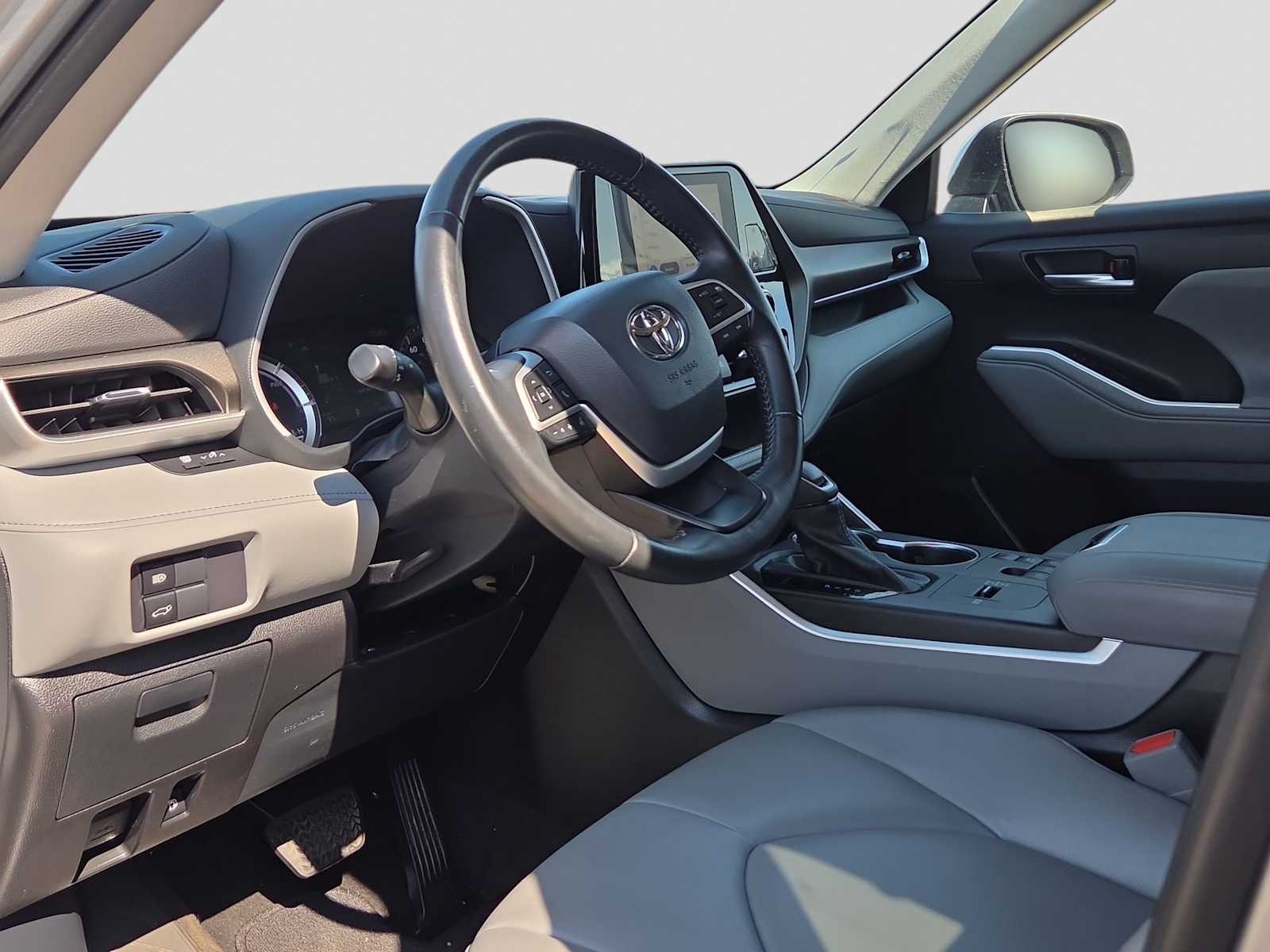 2023 Toyota Highlander XLE - Photo 10