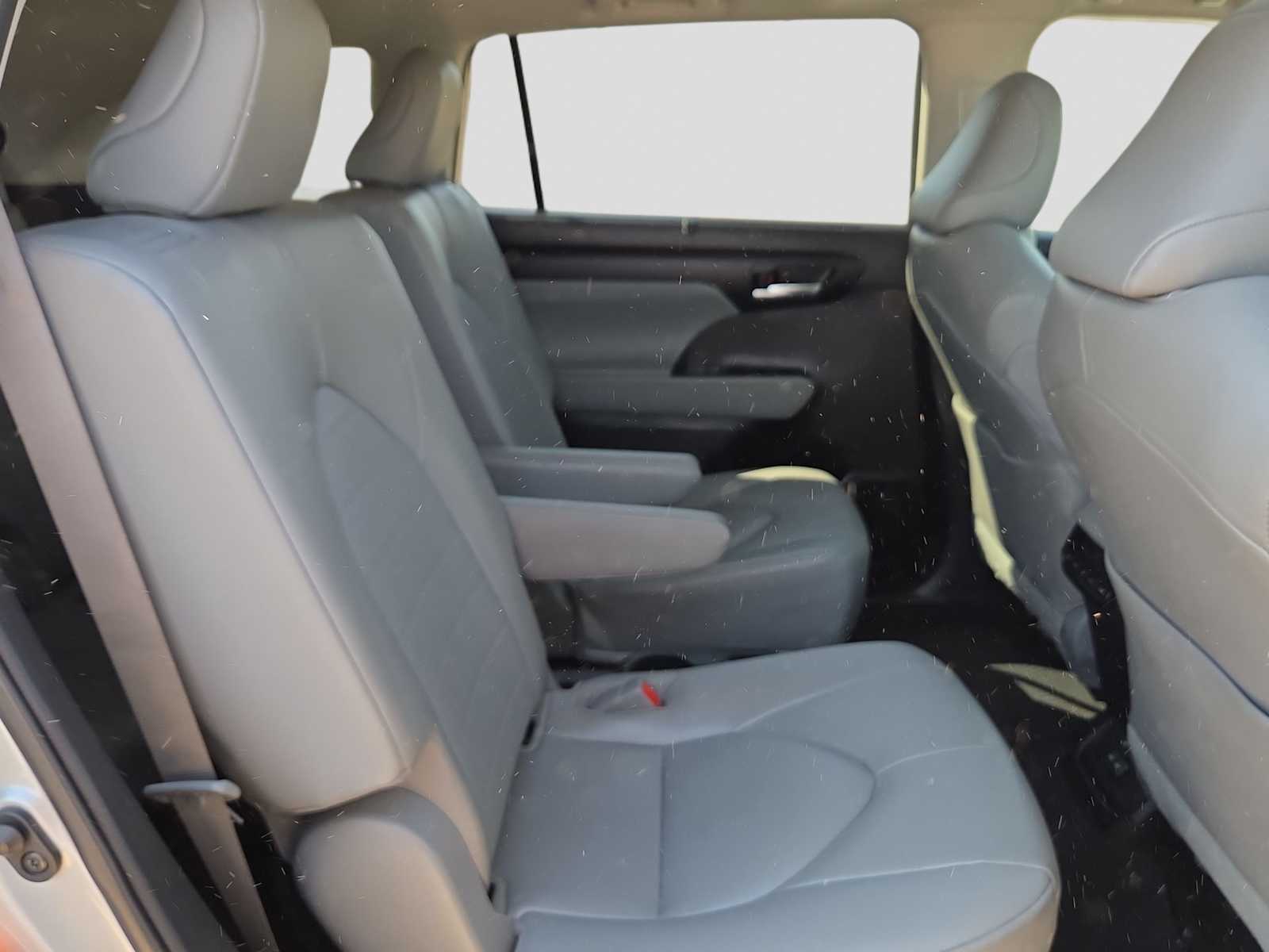 2023 Toyota Highlander XLE - Photo 17