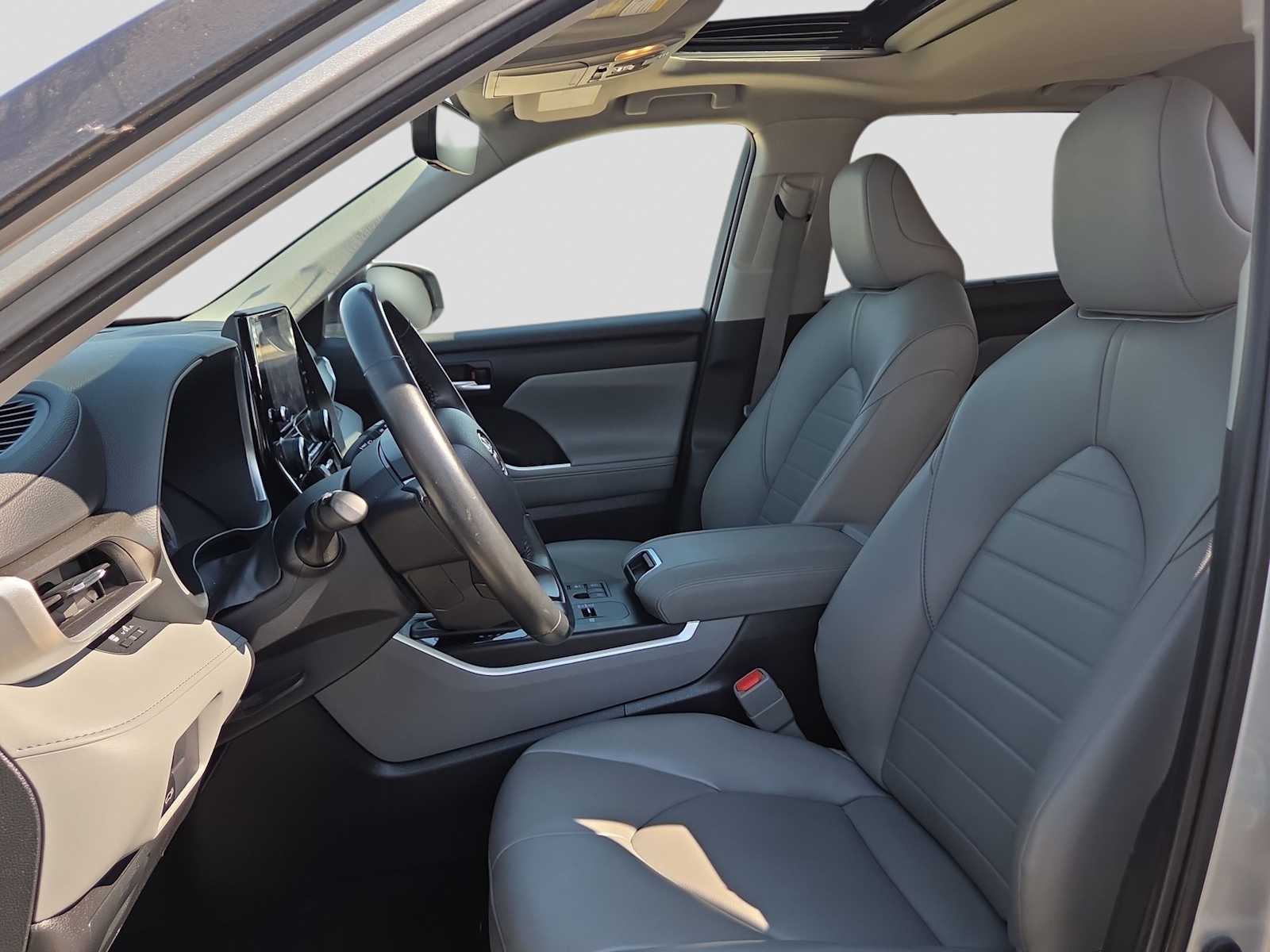 2023 Toyota Highlander XLE - Photo 15