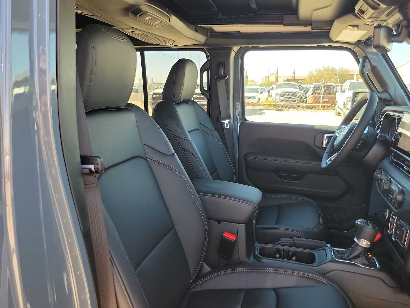 2026 Jeep Wrangler 4-Door Sahara - Photo 22