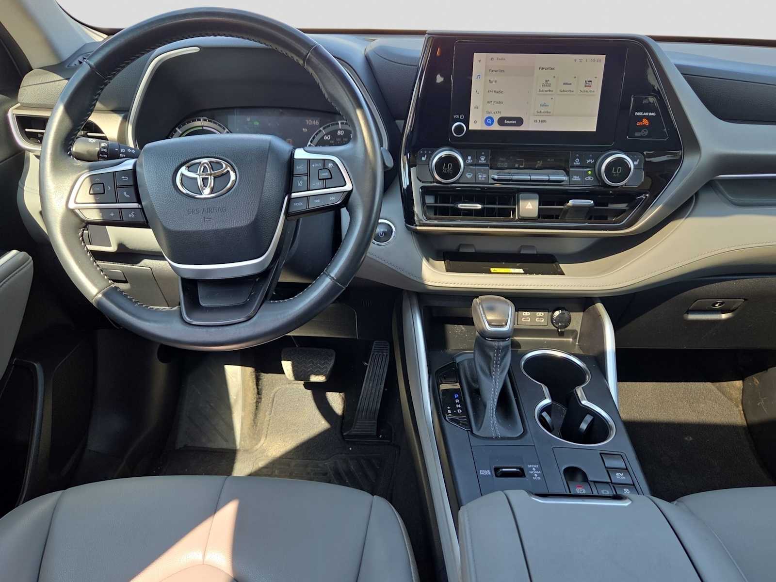 2023 Toyota Highlander XLE - Photo 14