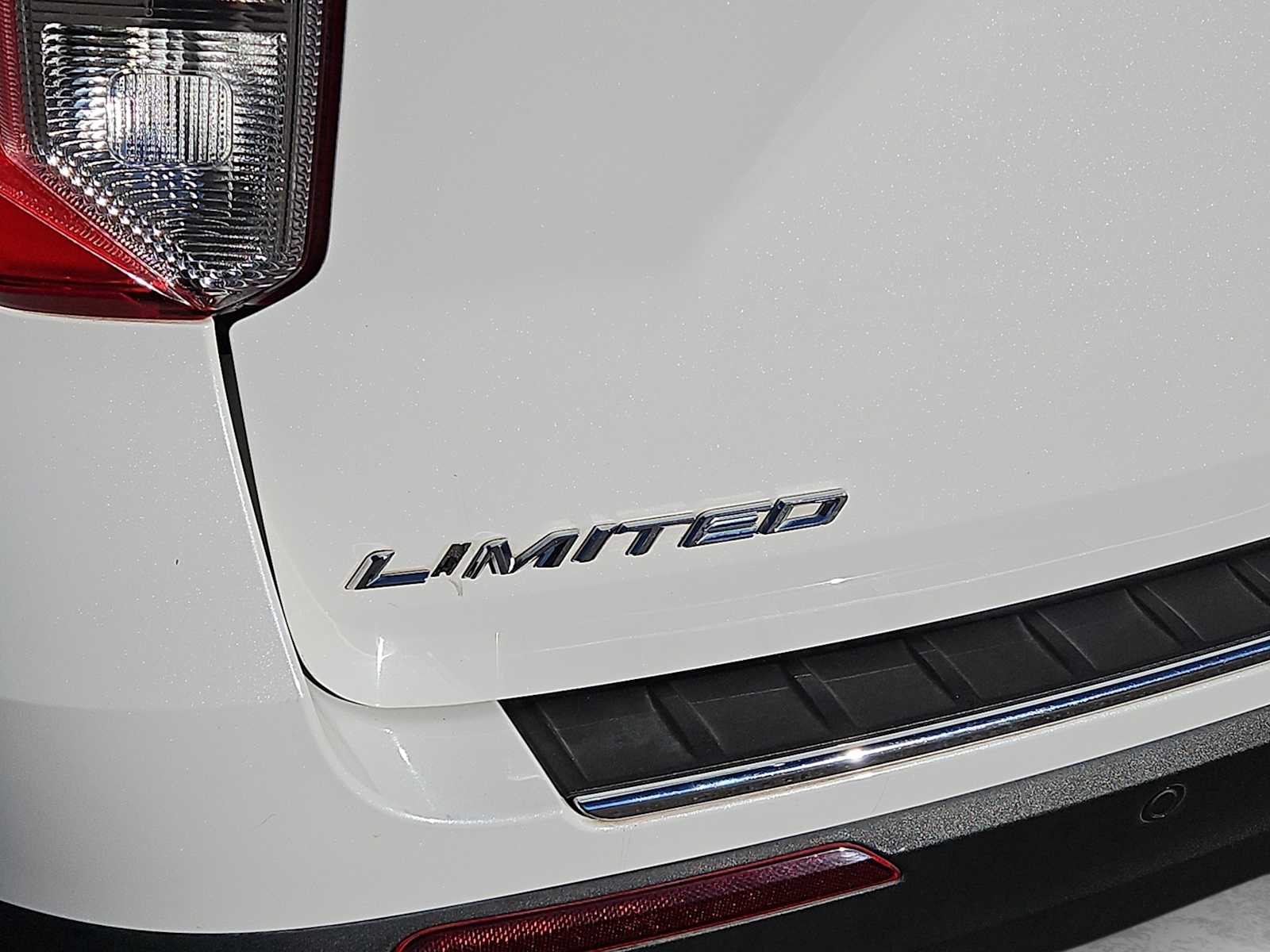 Thumbnail: 2020 Ford Explorer - 11