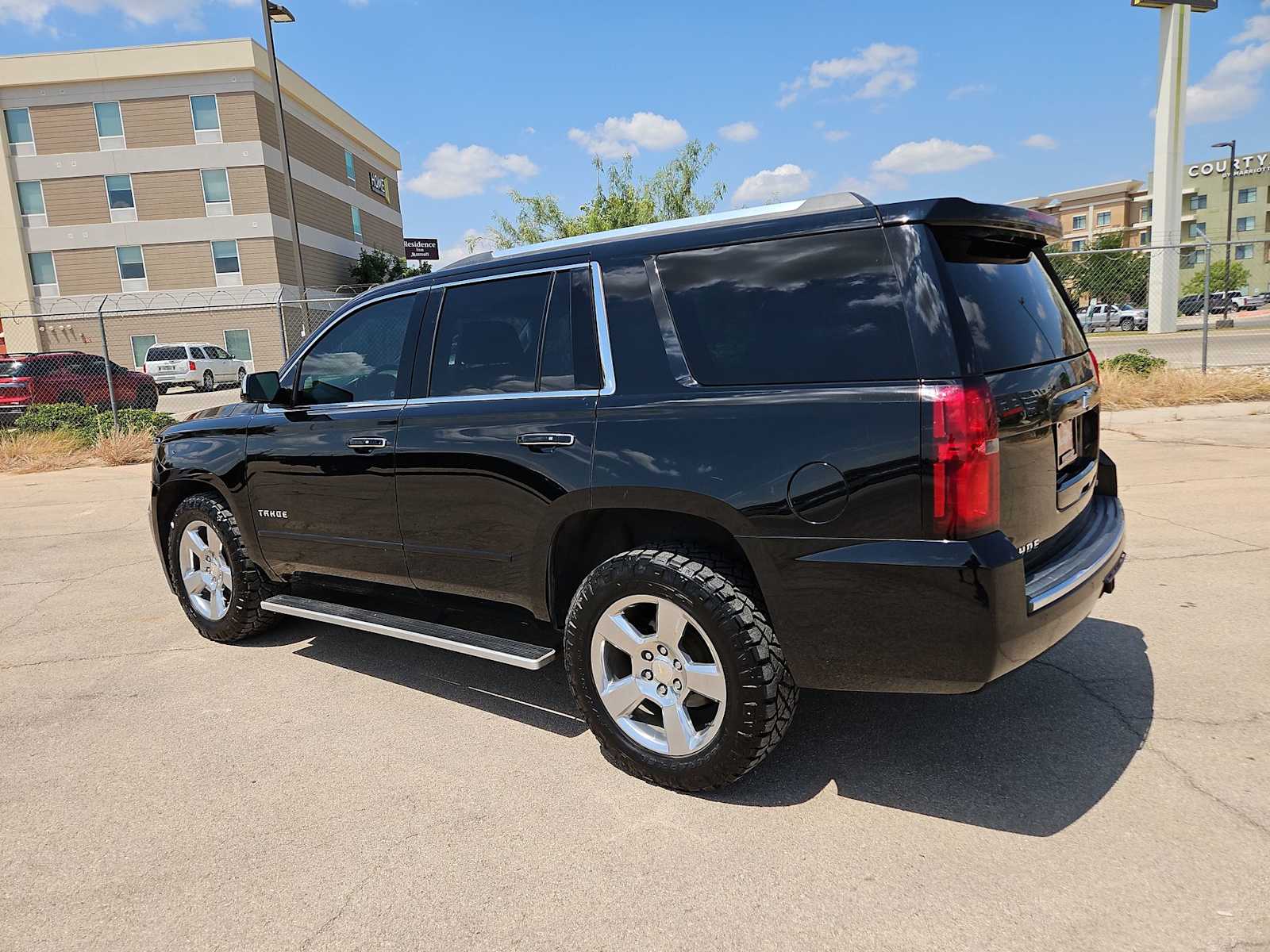 Thumbnail: 2017 Chevrolet Tahoe - 11